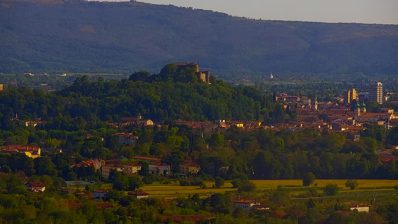 Otkrijte Beskrajnu Web Kameru Nova Gorica i Gorica!