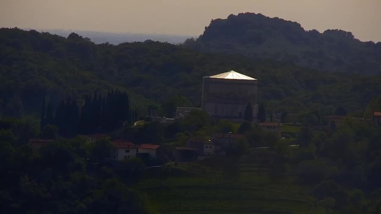 Otkrijte Beskrajnu Web Kameru Nova Gorica i Gorica!