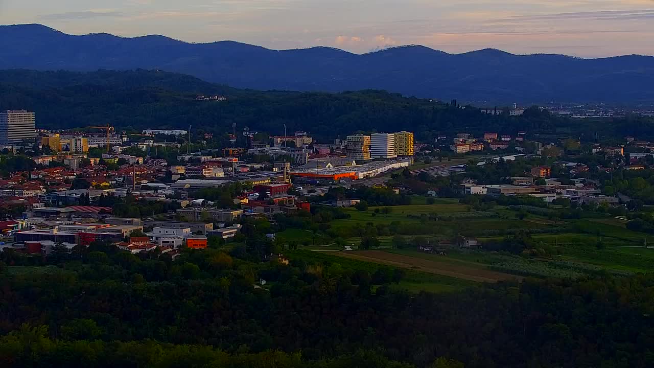 Otkrijte Beskrajnu Web Kameru Nova Gorica i Gorica!