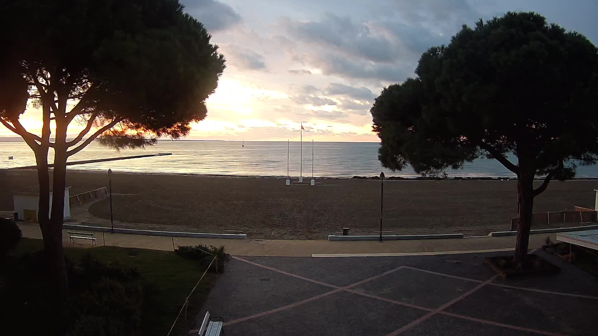 Grado Beach Webcam Entrance | Real-Time View of the Seaside