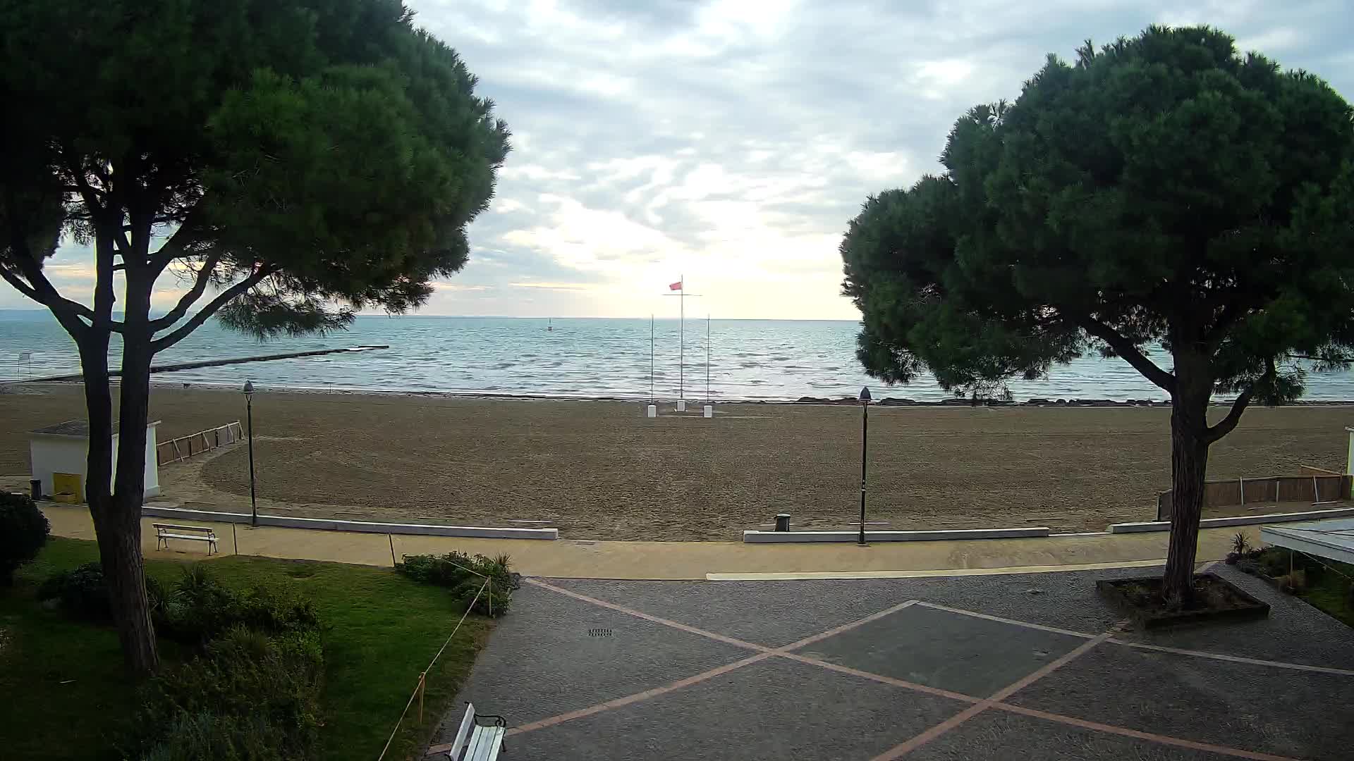 Grado Ulaz na Plažu | Pogled Uživo na Obalu