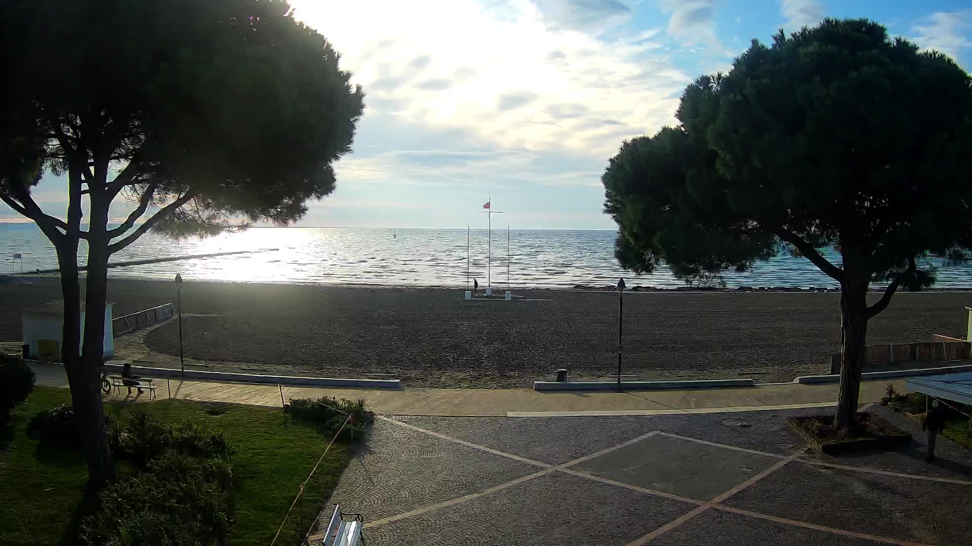 Grado Ulaz na Plažu | Pogled Uživo na Obalu