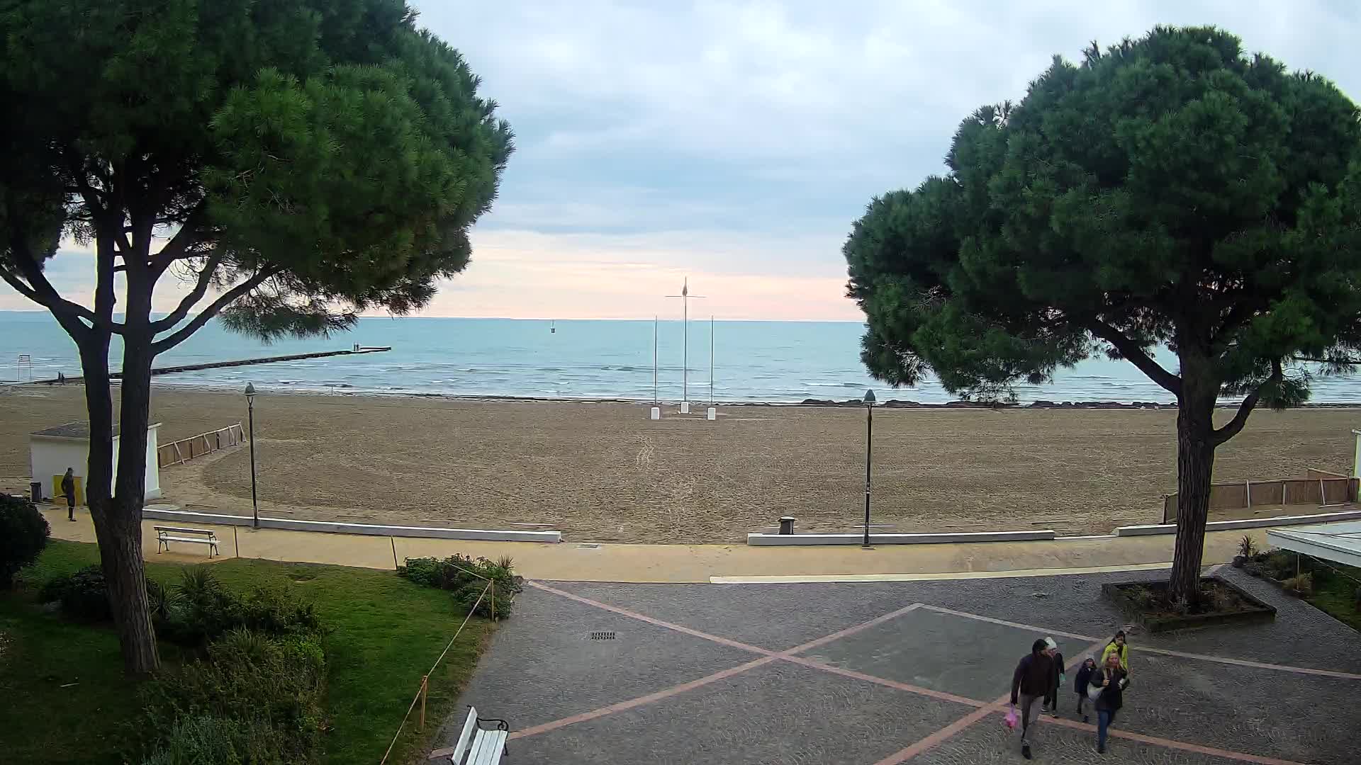 Grado Beach Webcam Entrance | Real-Time View of the Seaside