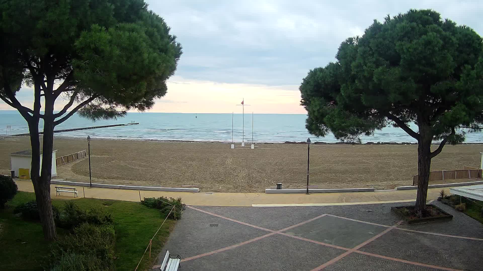 Grado Ulaz na Plažu | Pogled Uživo na Obalu