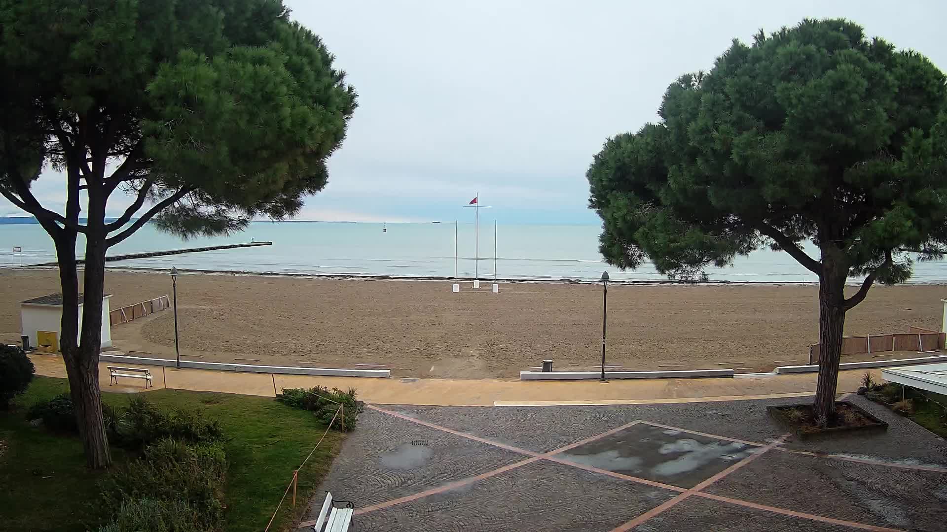 Grado Beach Webcam Entrance | Real-Time View of the Seaside