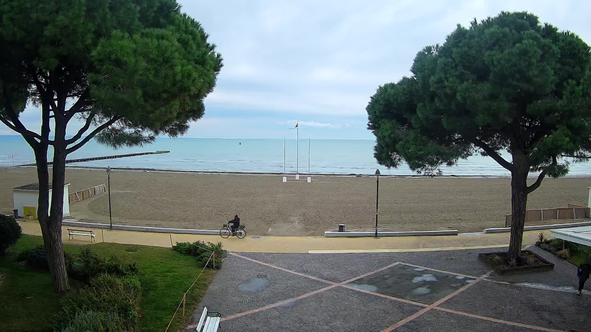 Grado Beach Webcam Entrance | Real-Time View of the Seaside