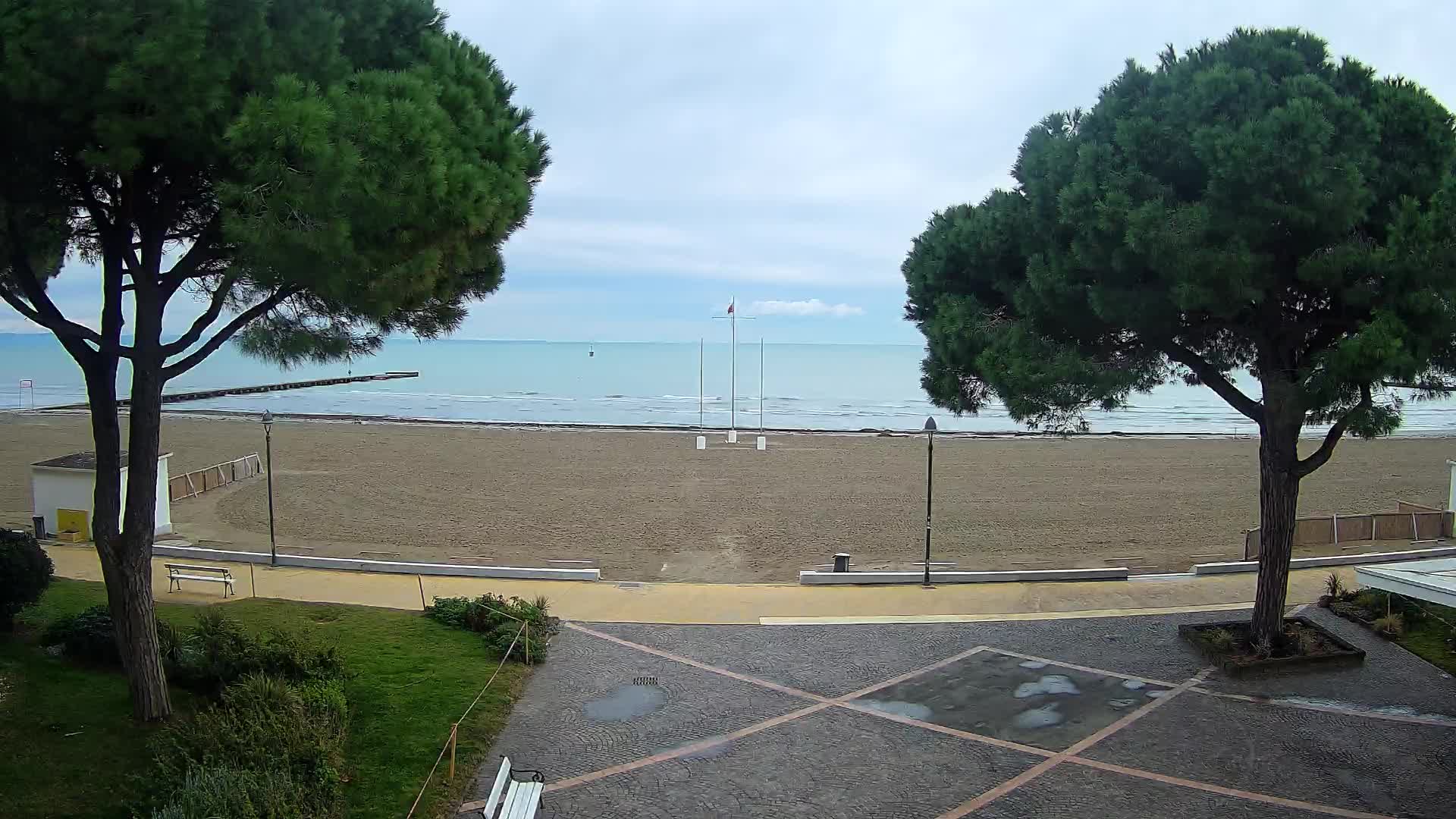 Grado Beach Webcam Entrance | Real-Time View of the Seaside