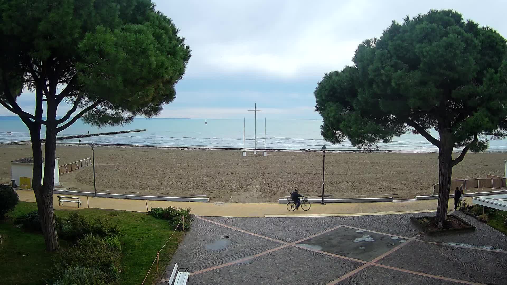 Grado Beach Webcam Entrance | Real-Time View of the Seaside