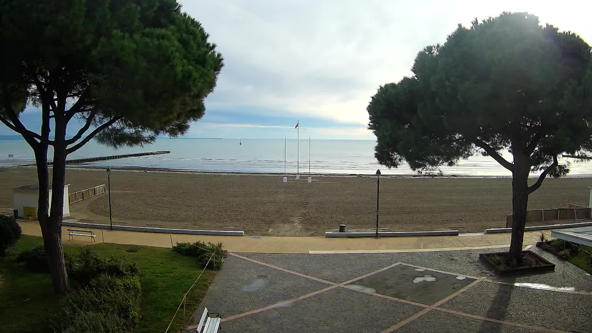 Grado Beach Webcam Entrance | Real-Time View of the Seaside