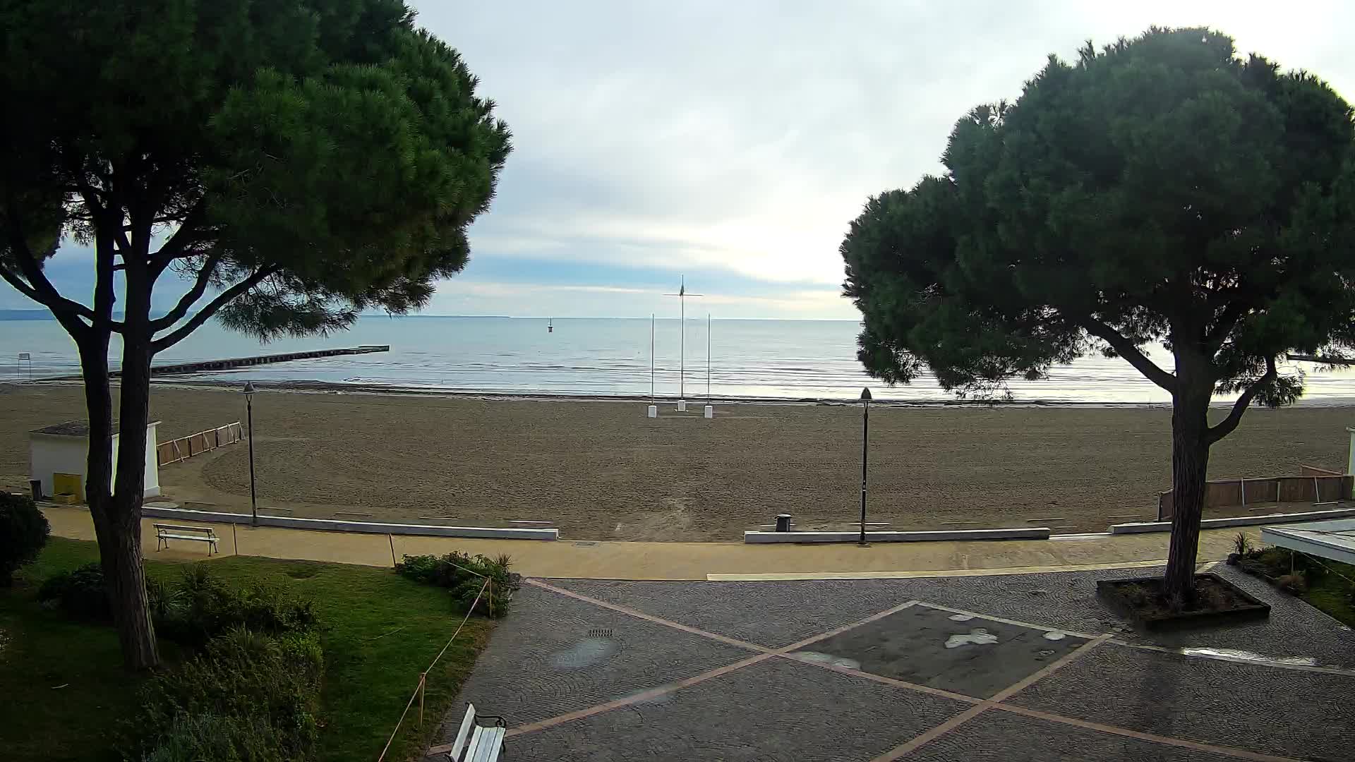 Grado Beach Webcam Entrance | Real-Time View of the Seaside