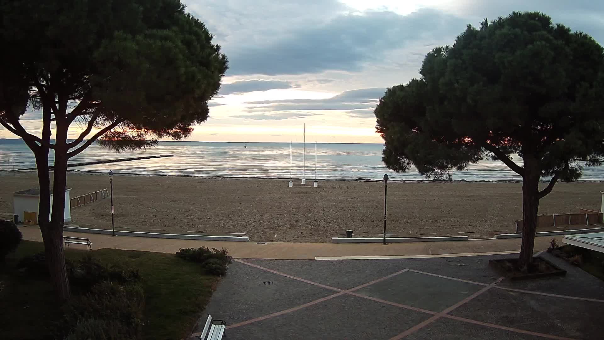 Grado Beach Webcam Entrance | Real-Time View of the Seaside