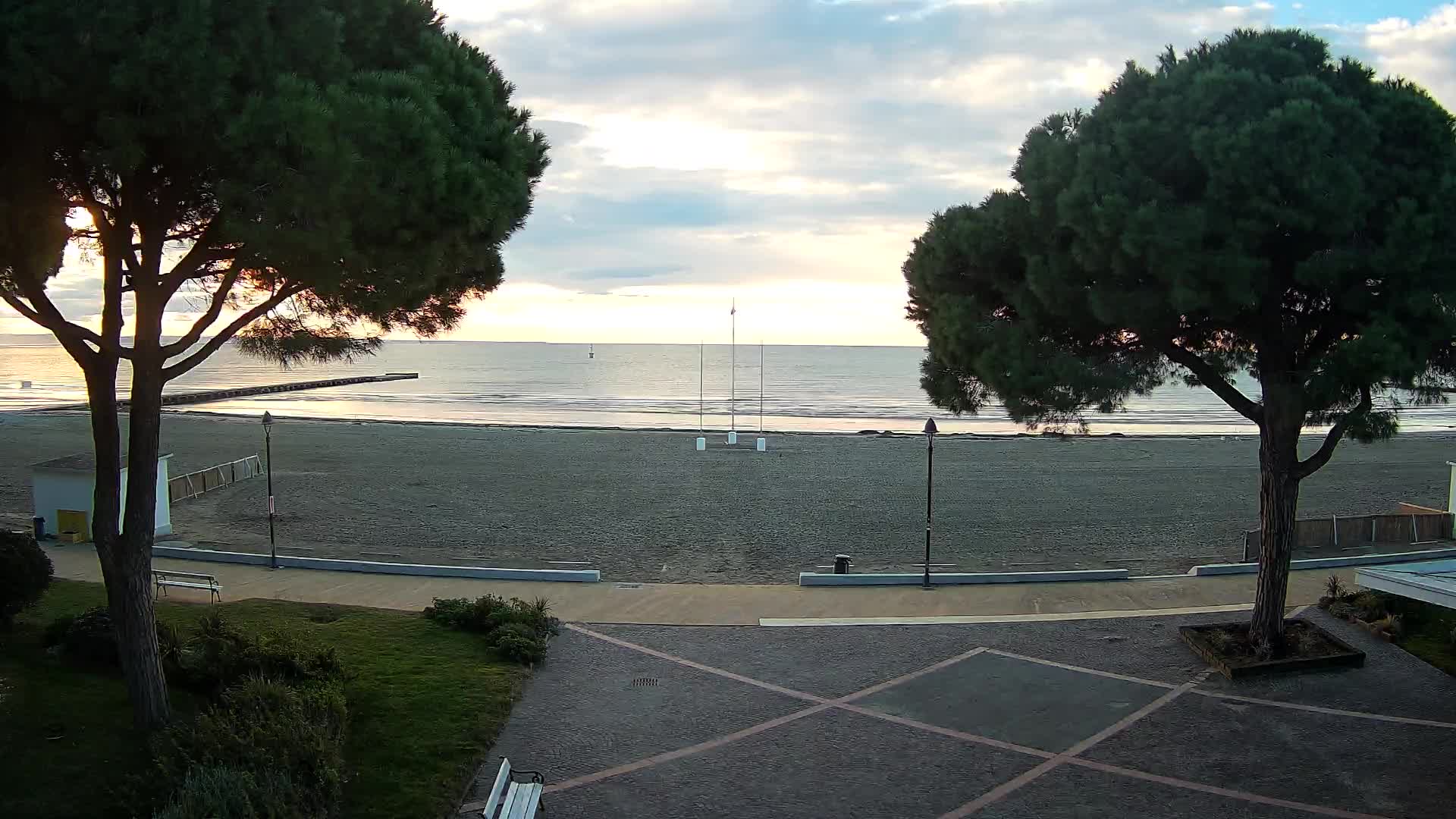 Grado Beach Webcam Entrance | Real-Time View of the Seaside