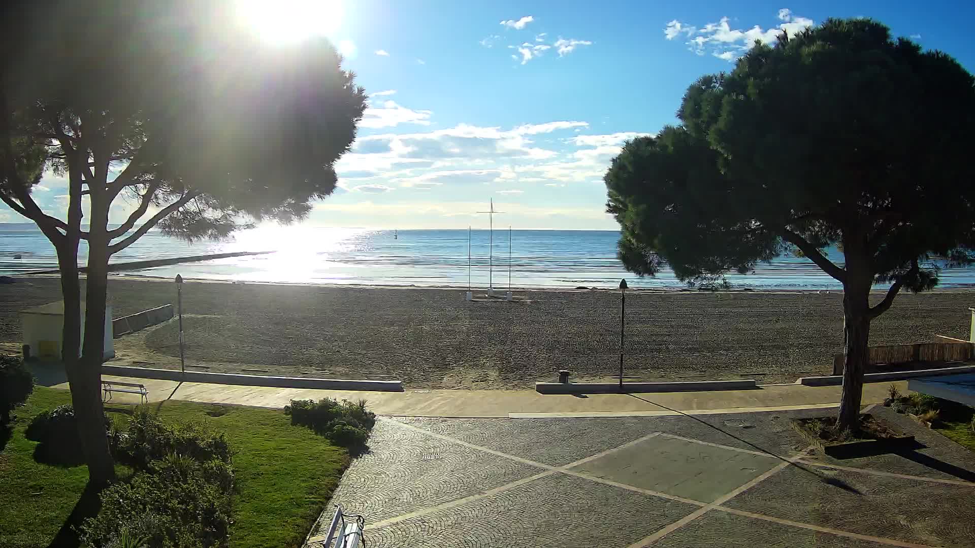 Grado Beach Webcam Entrance | Real-Time View of the Seaside