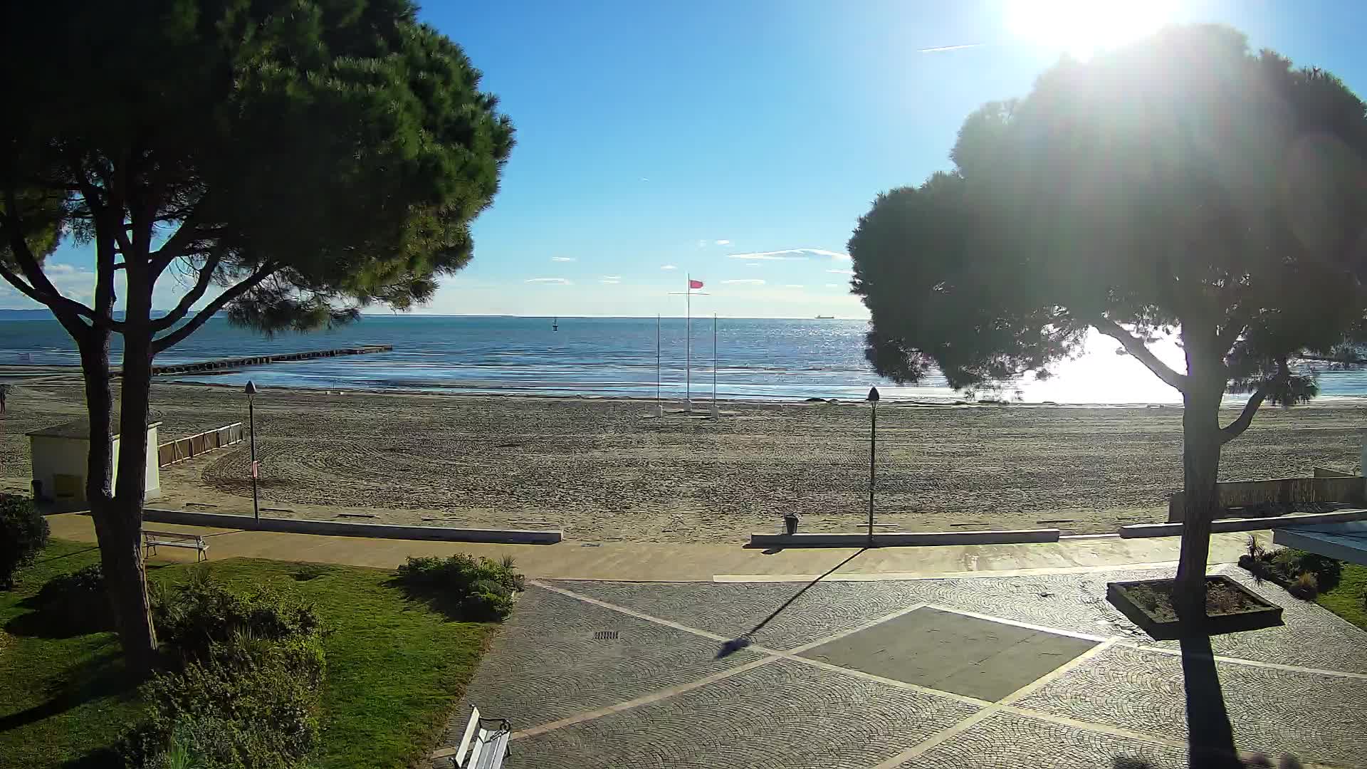 Grado Ulaz na Plažu | Pogled Uživo na Obalu