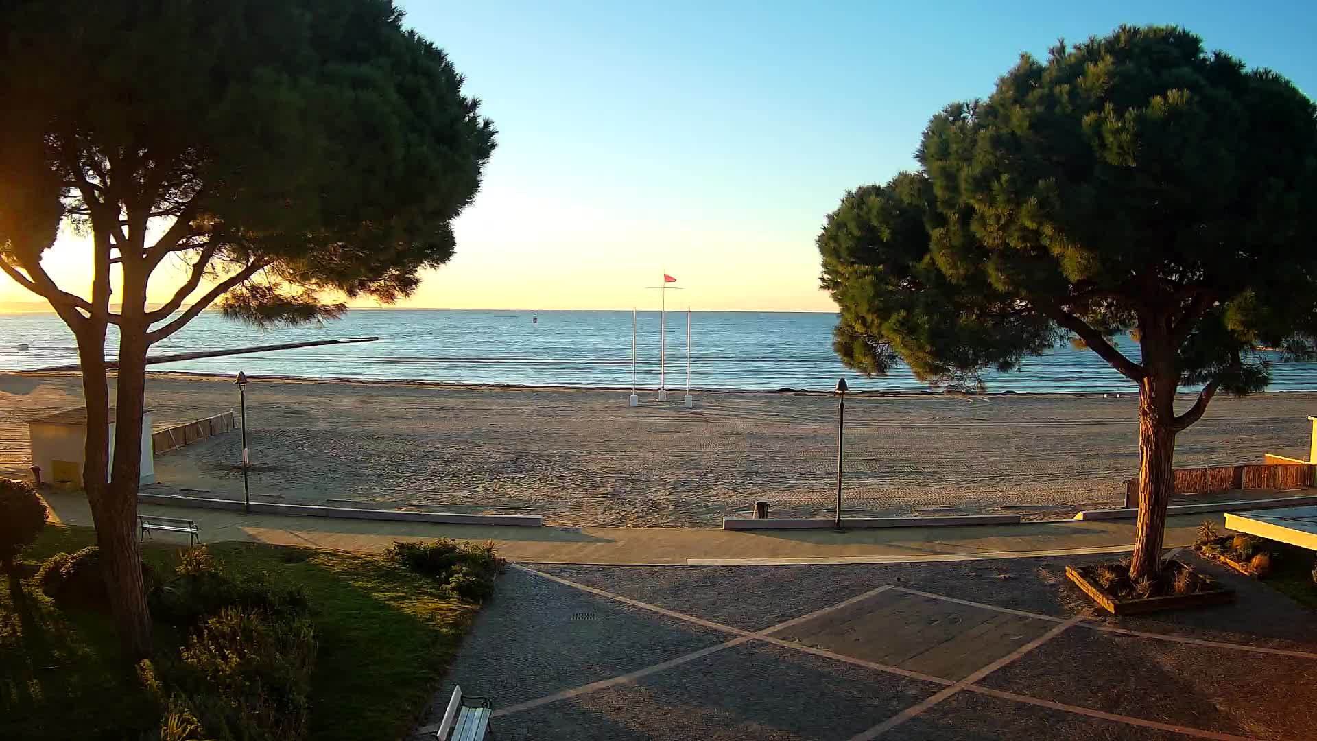 Grado Beach Webcam Entrance | Real-Time View of the Seaside