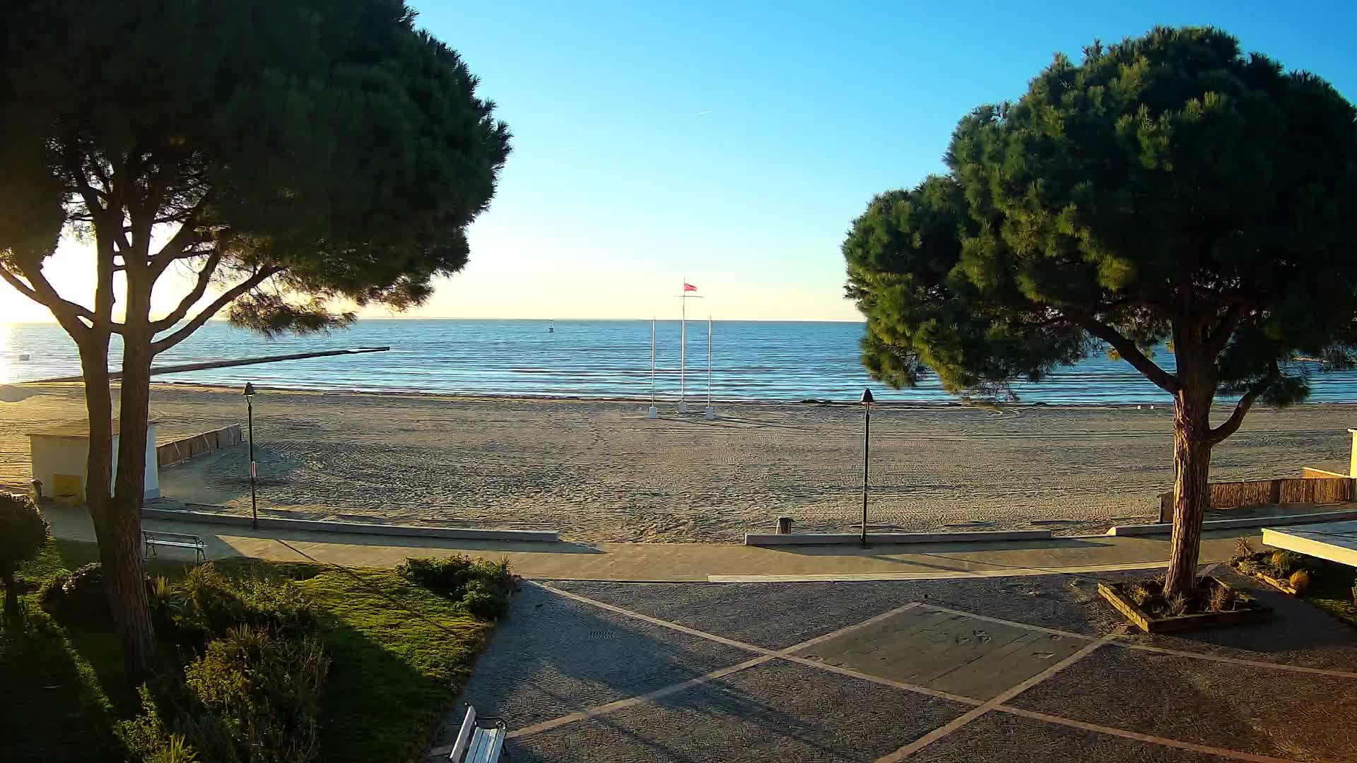 Grado Ulaz na Plažu | Pogled Uživo na Obalu