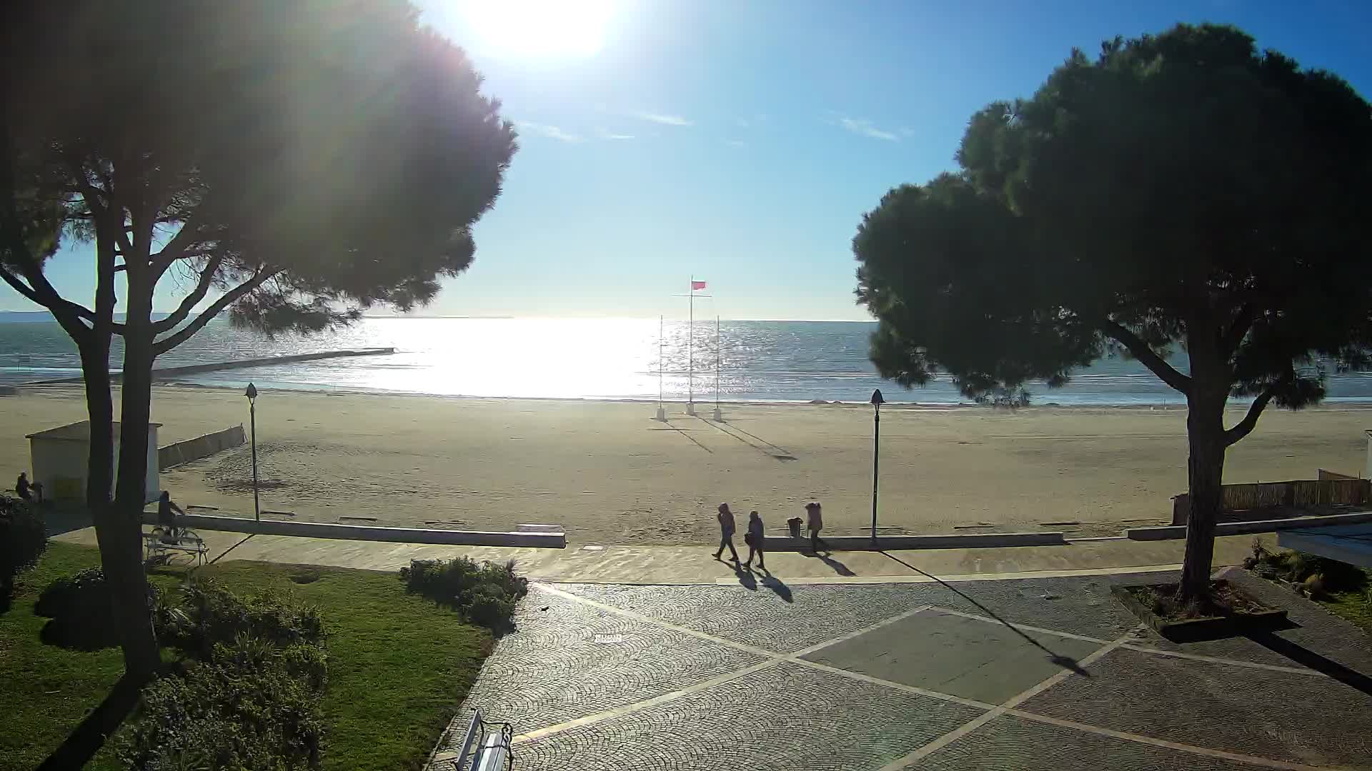 Grado Ulaz na Plažu | Pogled Uživo na Obalu