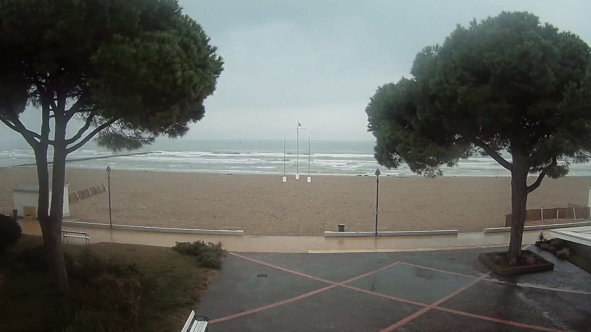 Grado Beach Webcam Entrance | Real-Time View of the Seaside