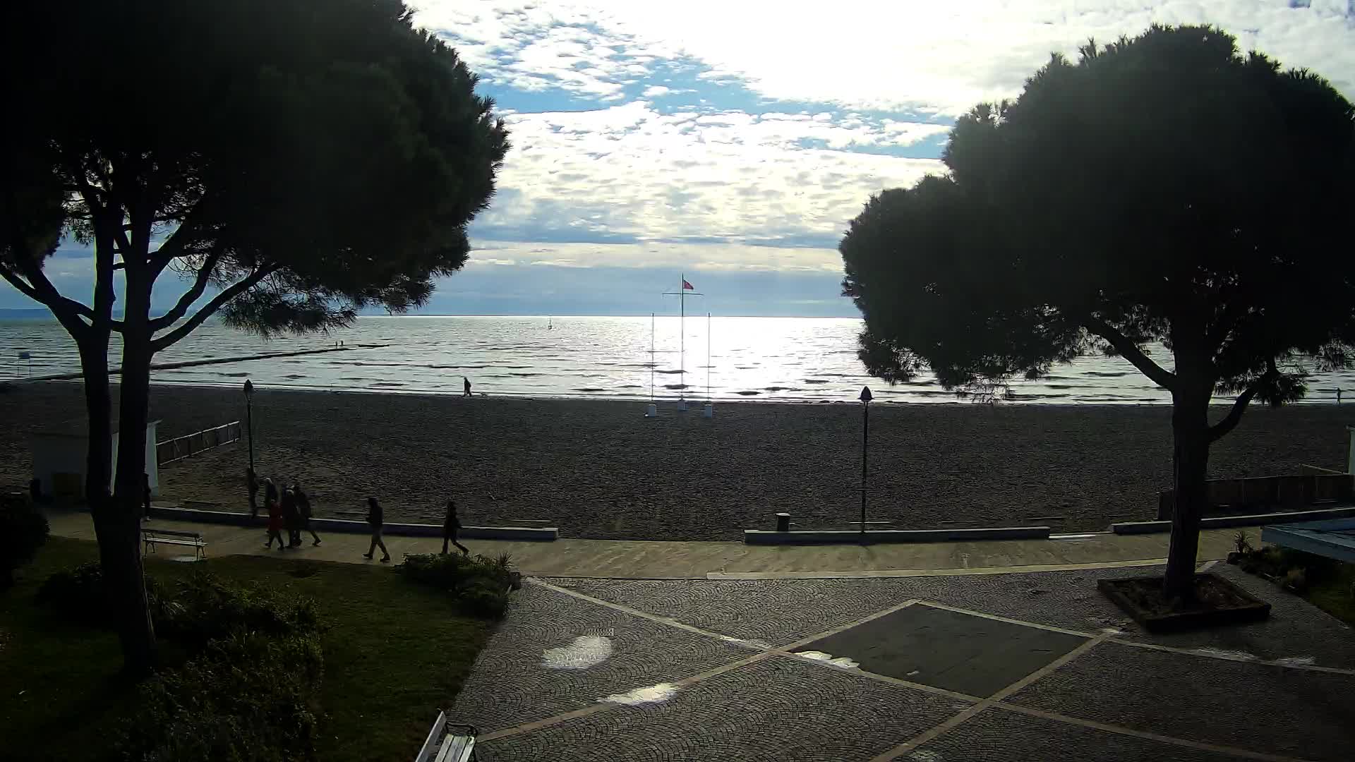 Grado Beach Webcam Entrance | Real-Time View of the Seaside