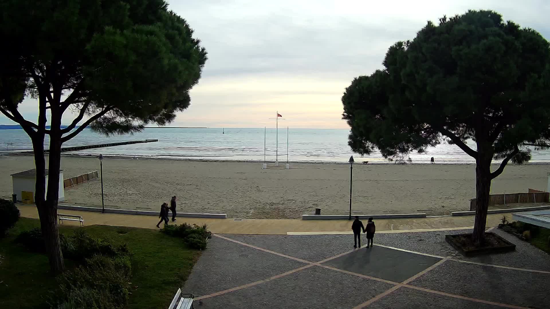 Grado Ulaz na Plažu | Pogled Uživo na Obalu