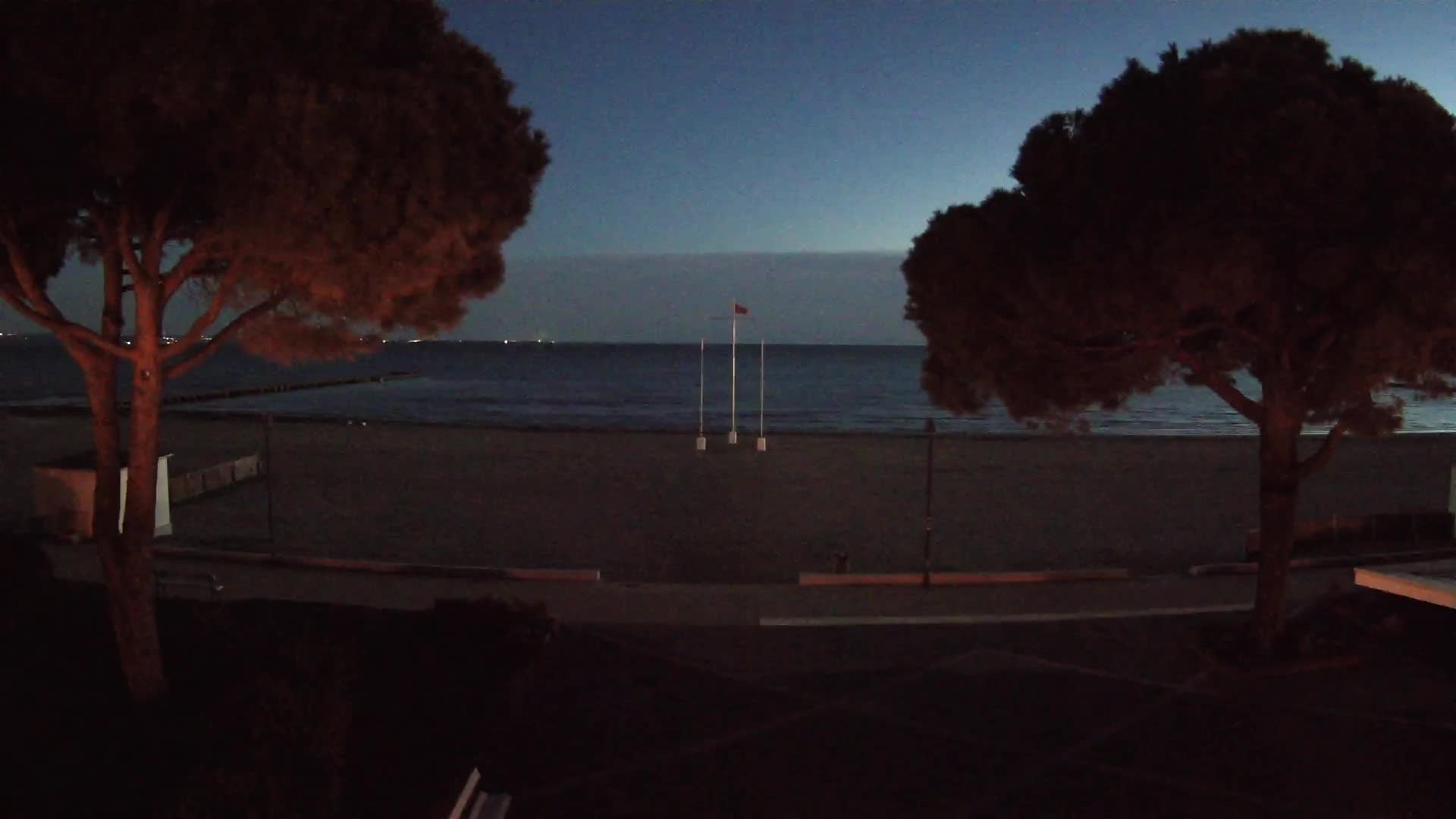 Grado Beach Webcam Entrance | Real-Time View of the Seaside