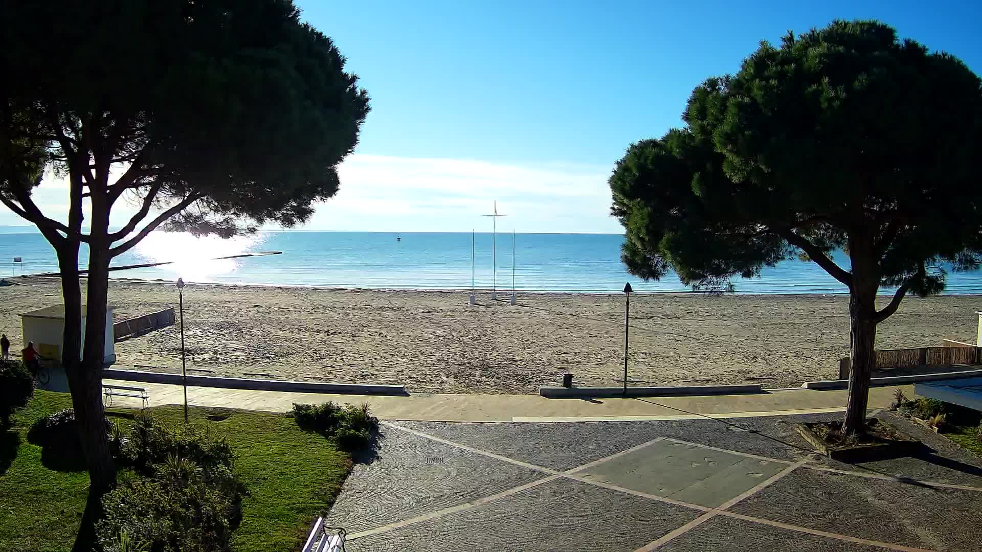 Grado Beach Webcam Entrance | Real-Time View of the Seaside