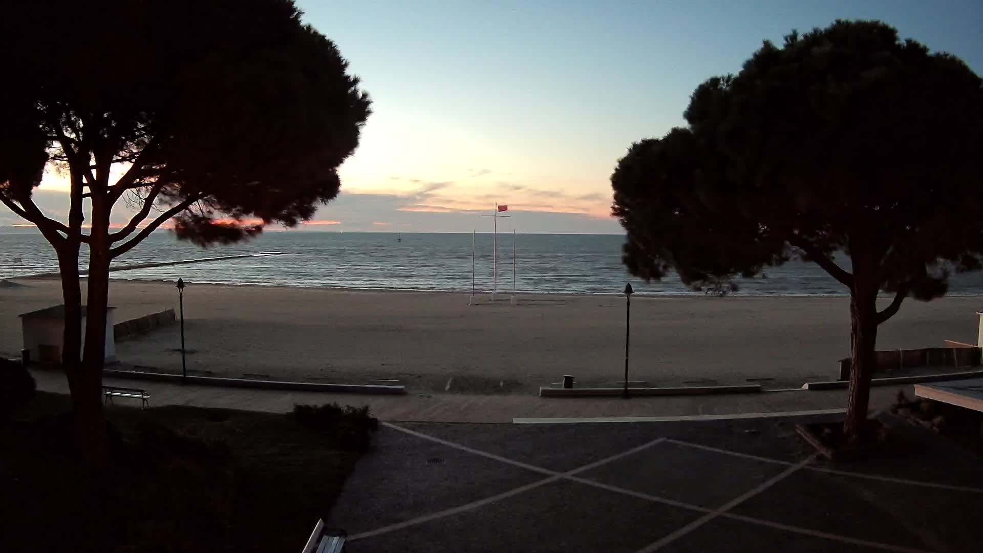 Grado Beach Webcam Entrance | Real-Time View of the Seaside