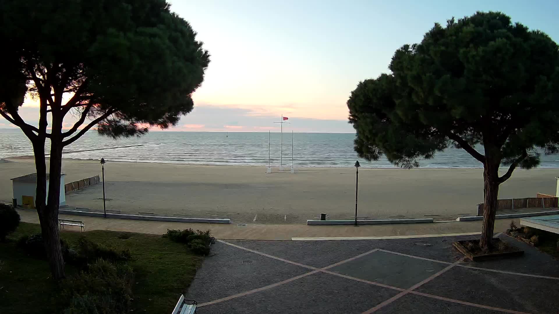 Grado Beach Webcam Entrance | Real-Time View of the Seaside