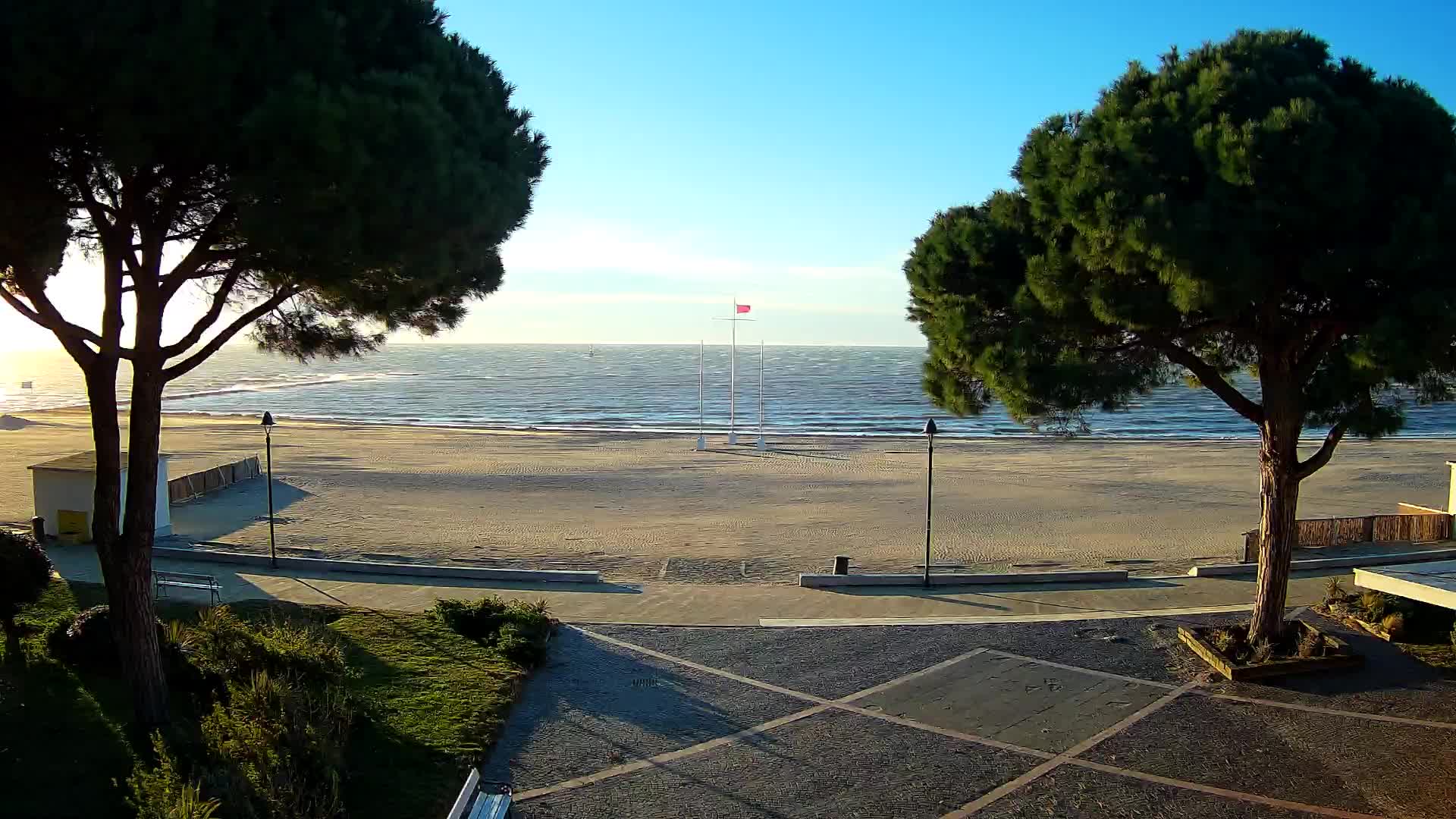 Grado Beach Webcam Entrance | Real-Time View of the Seaside