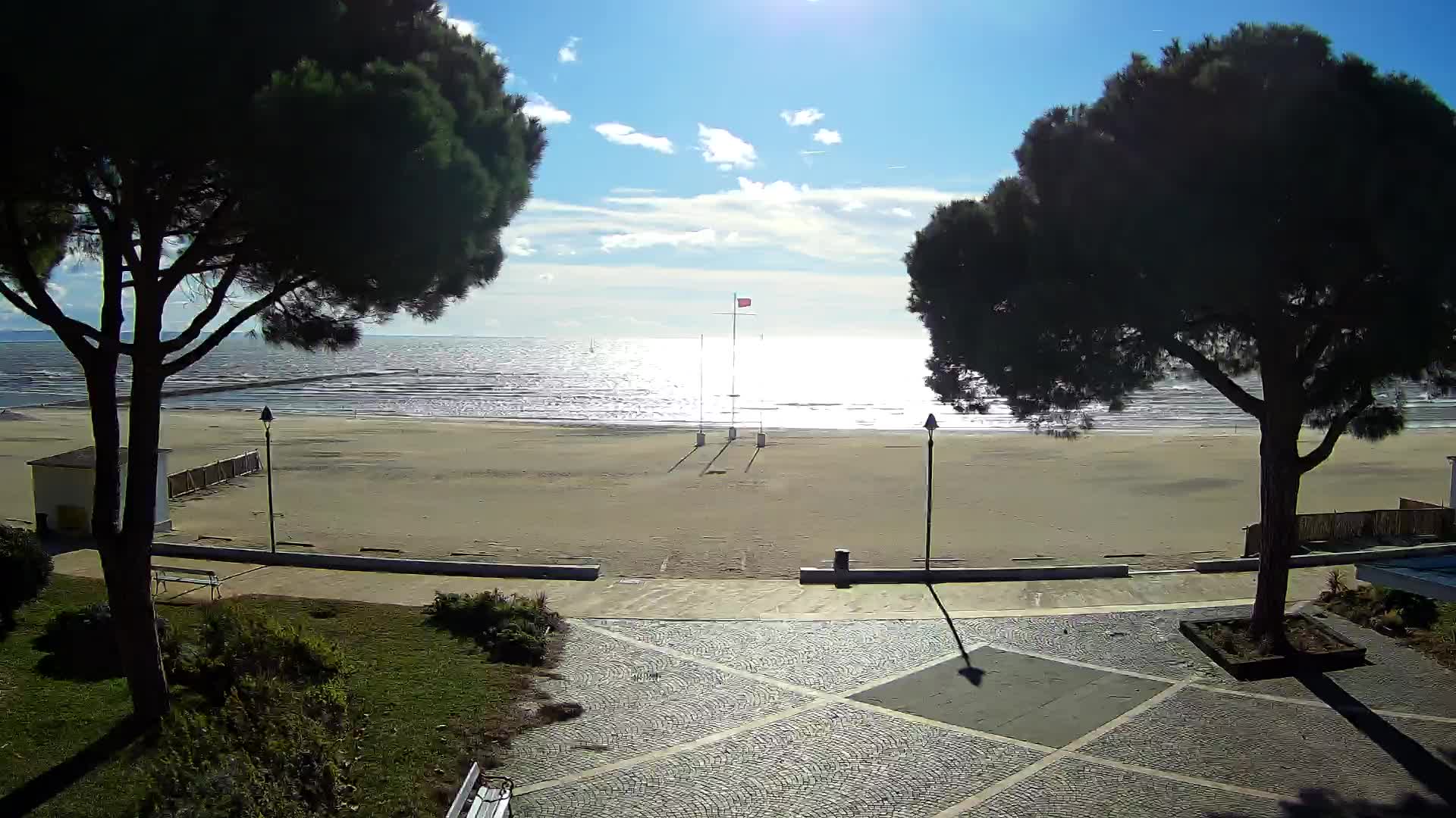 Grado Beach Webcam Entrance | Real-Time View of the Seaside