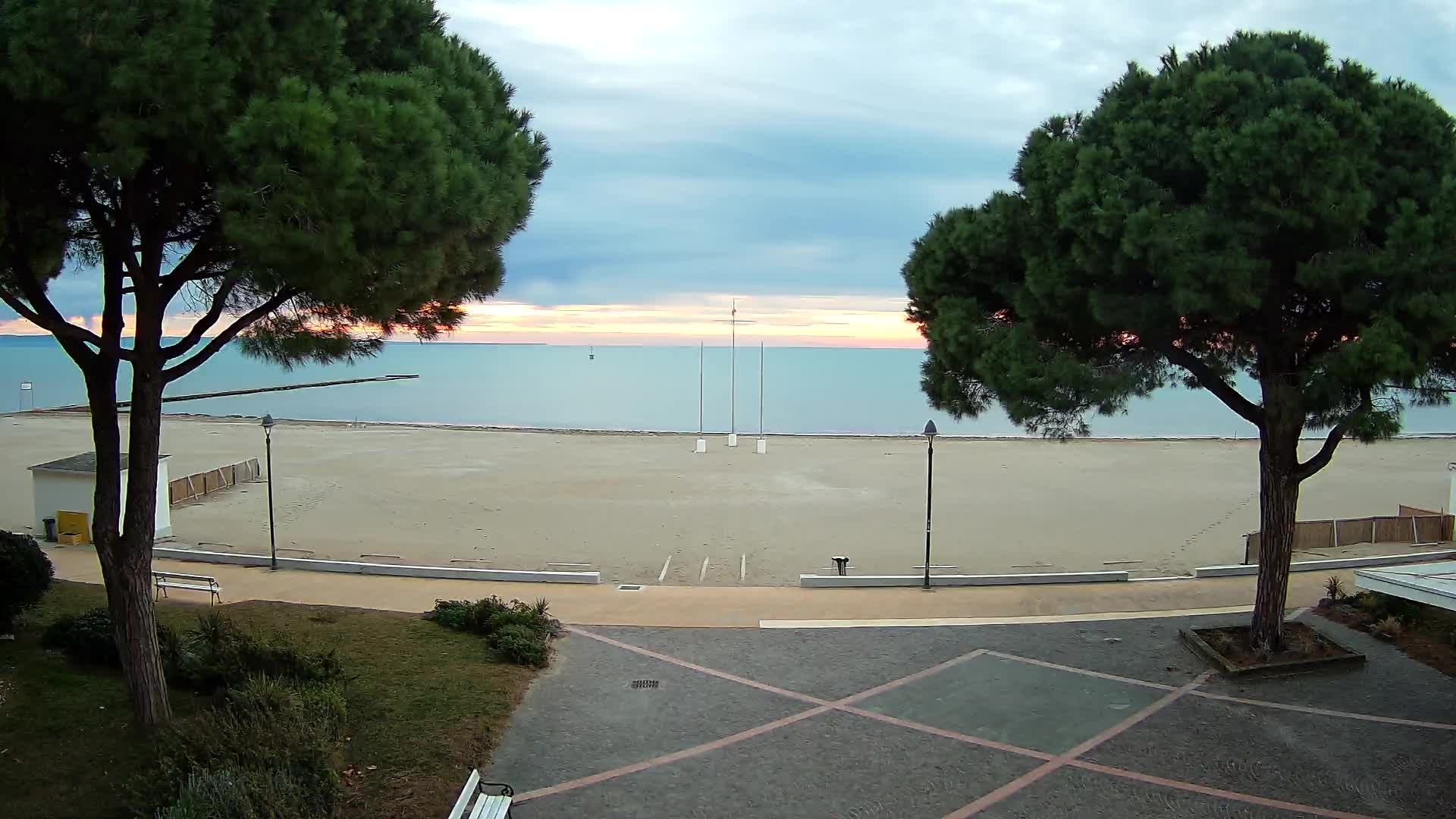 Grado Beach Webcam Entrance | Real-Time View of the Seaside