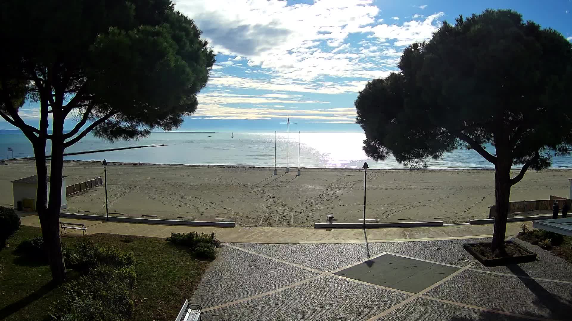 Grado Beach Webcam Entrance | Real-Time View of the Seaside