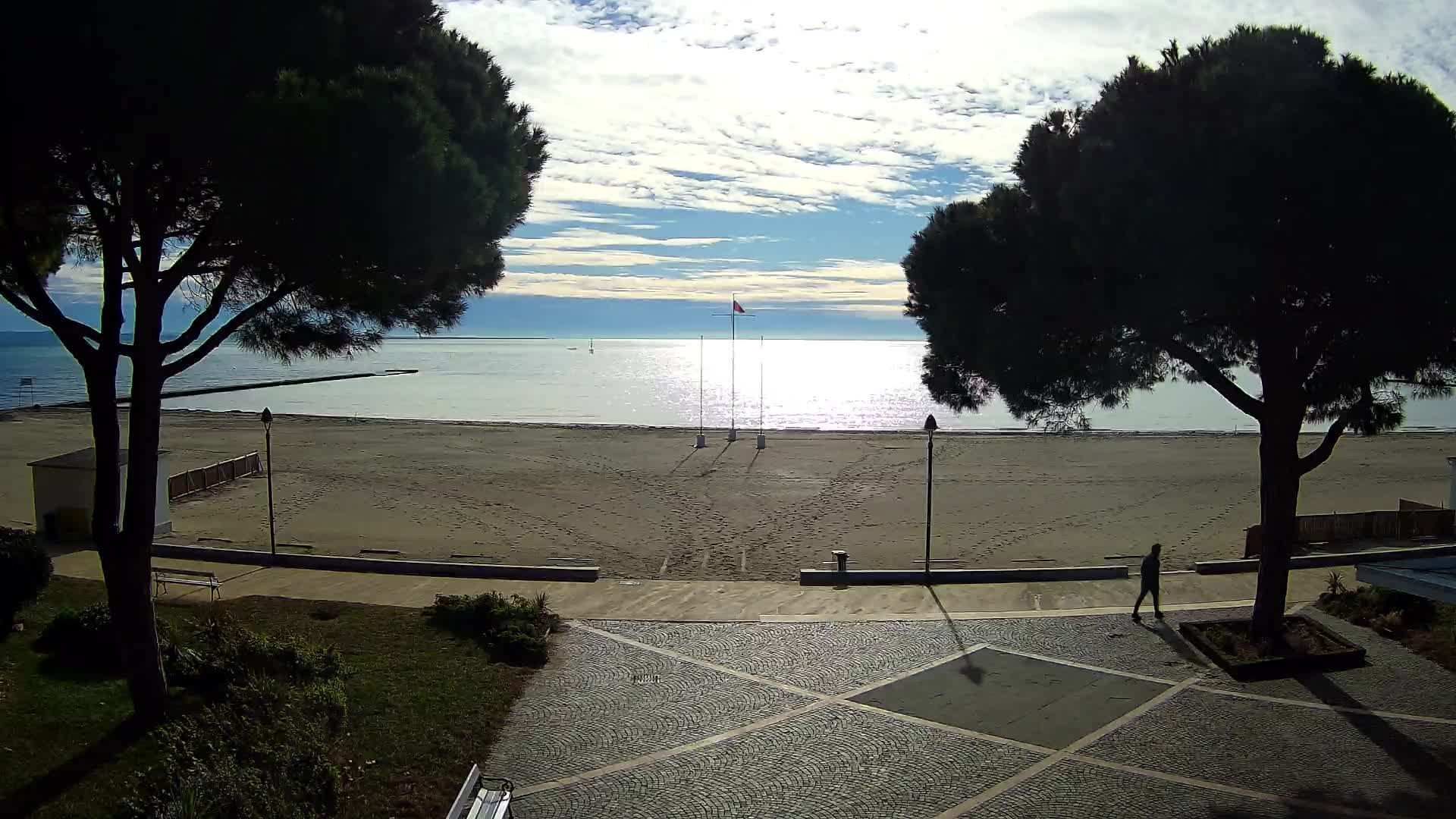 Grado Beach Webcam Entrance | Real-Time View of the Seaside