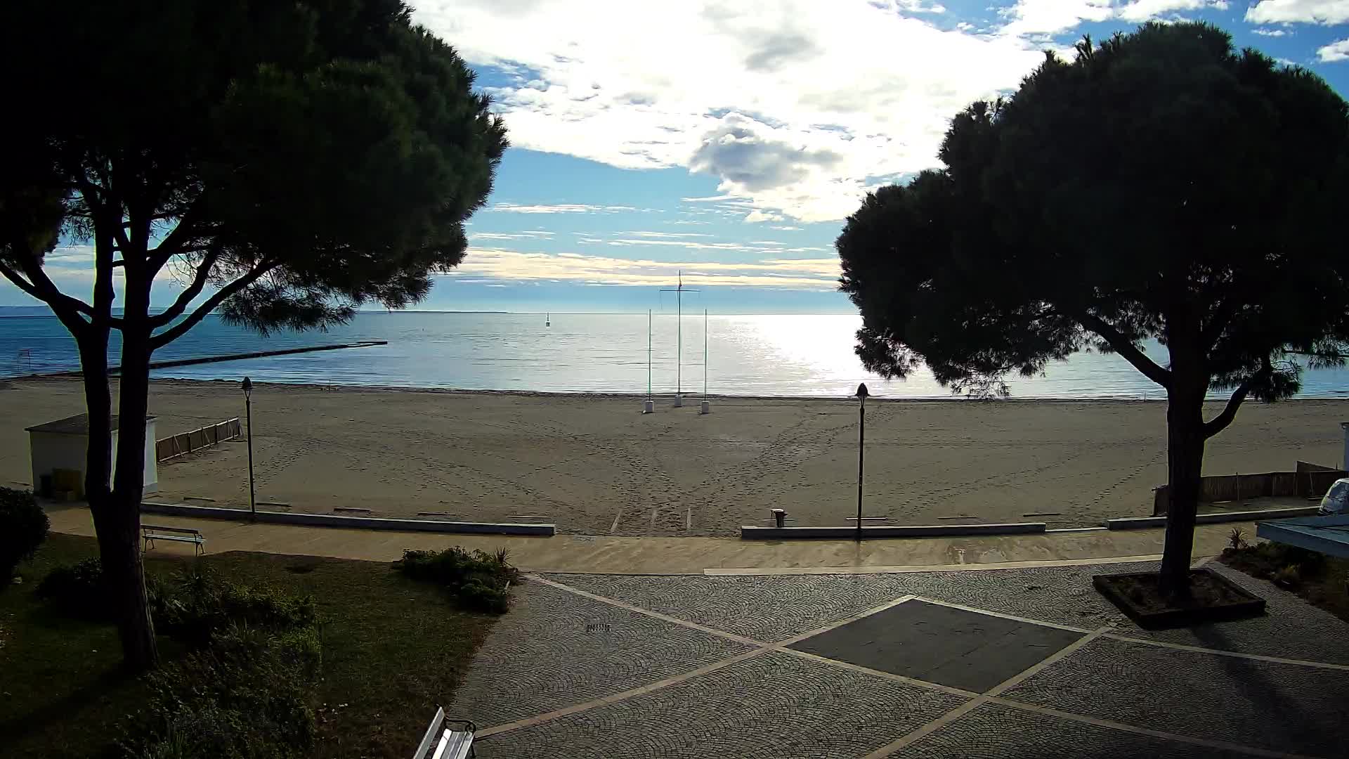 Grado Beach Webcam Entrance | Real-Time View of the Seaside