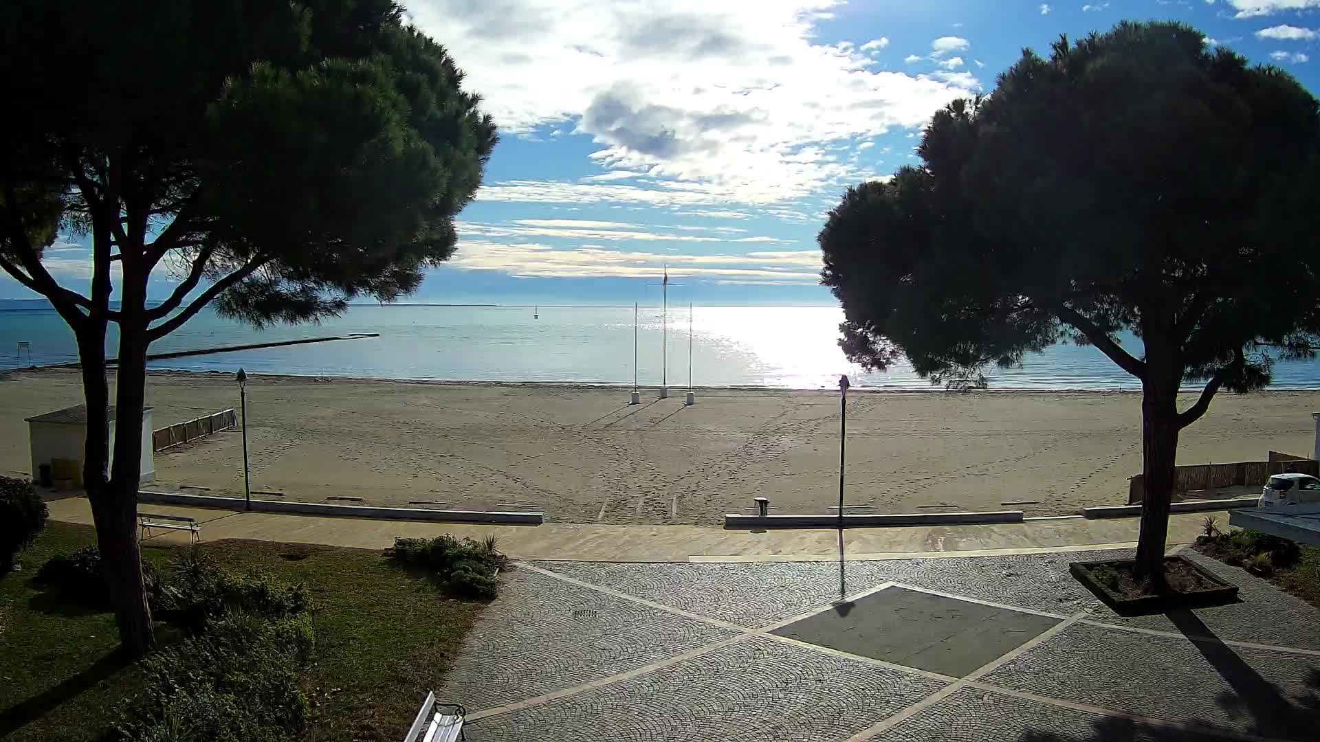 Grado Beach Webcam Entrance | Real-Time View of the Seaside