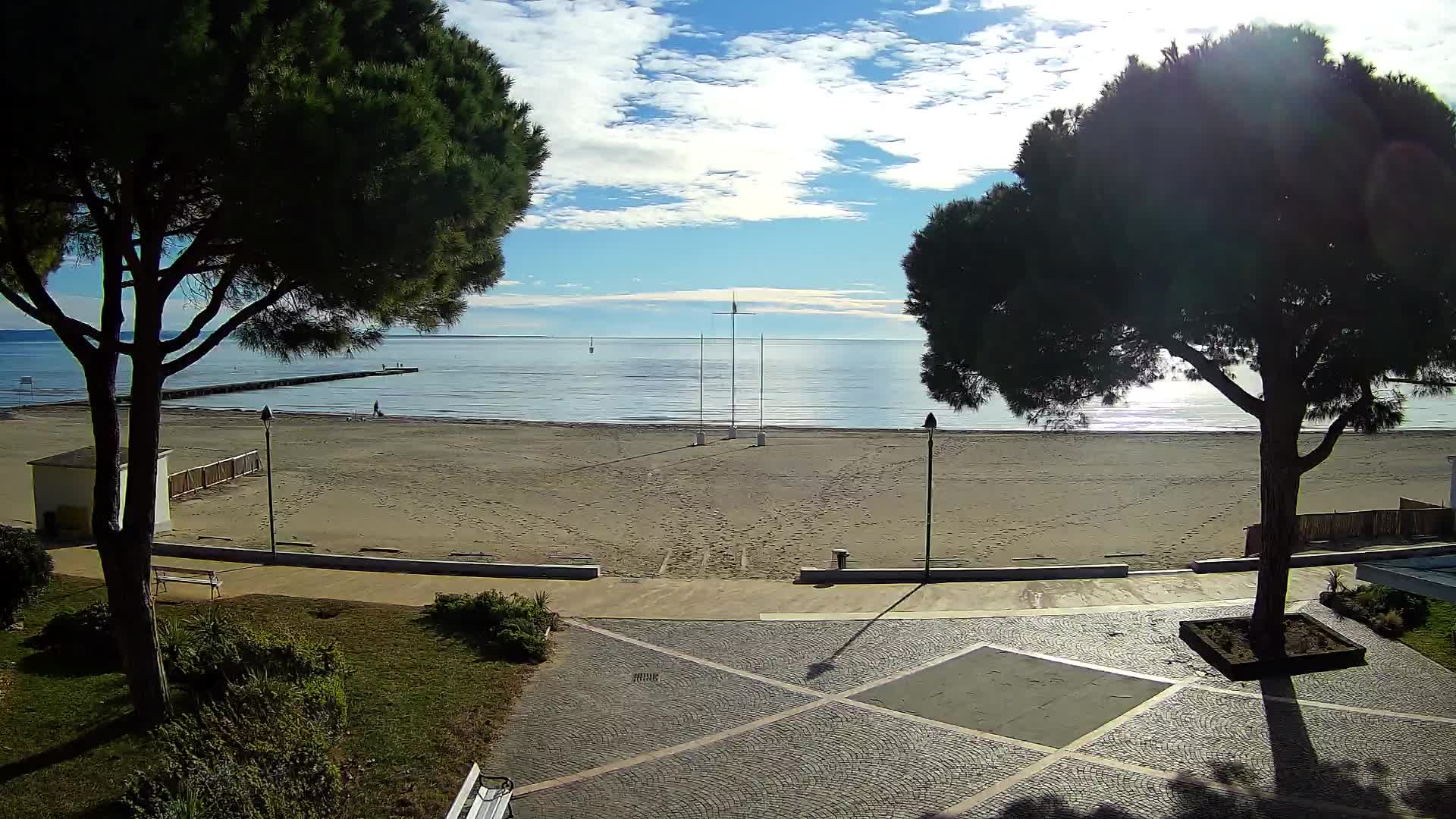 Grado Beach Webcam Entrance | Real-Time View of the Seaside