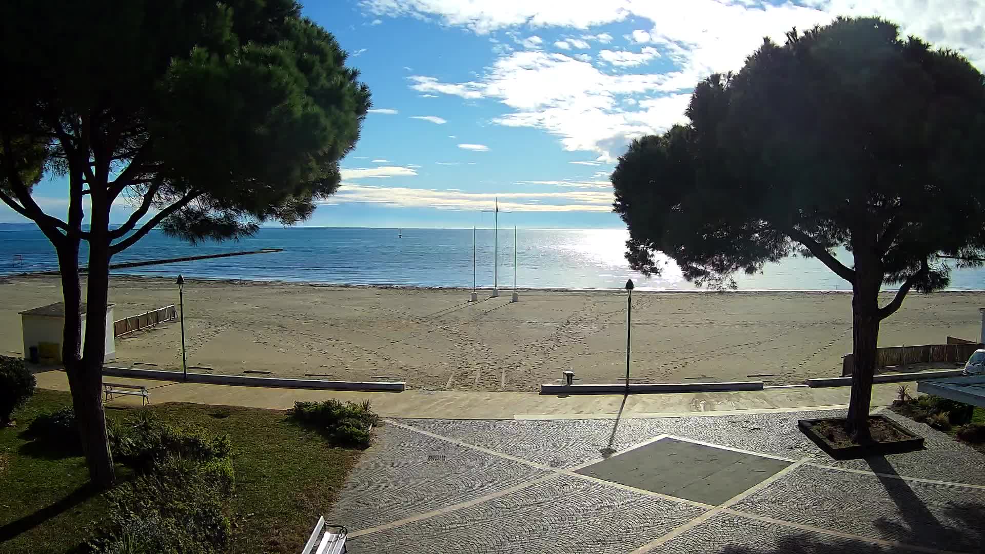 Grado Beach Webcam Entrance | Real-Time View of the Seaside