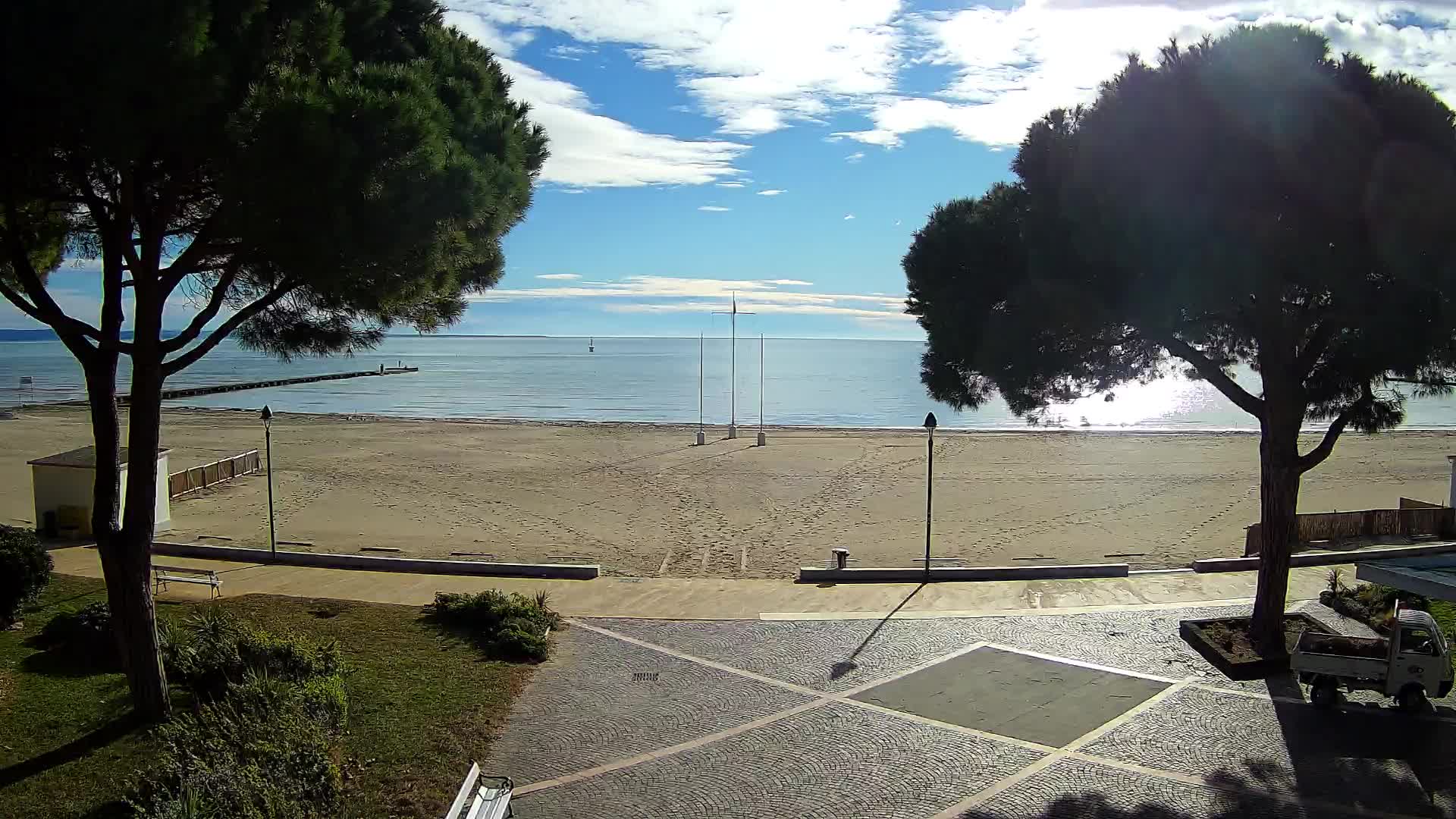 Grado Beach Webcam Entrance | Real-Time View of the Seaside