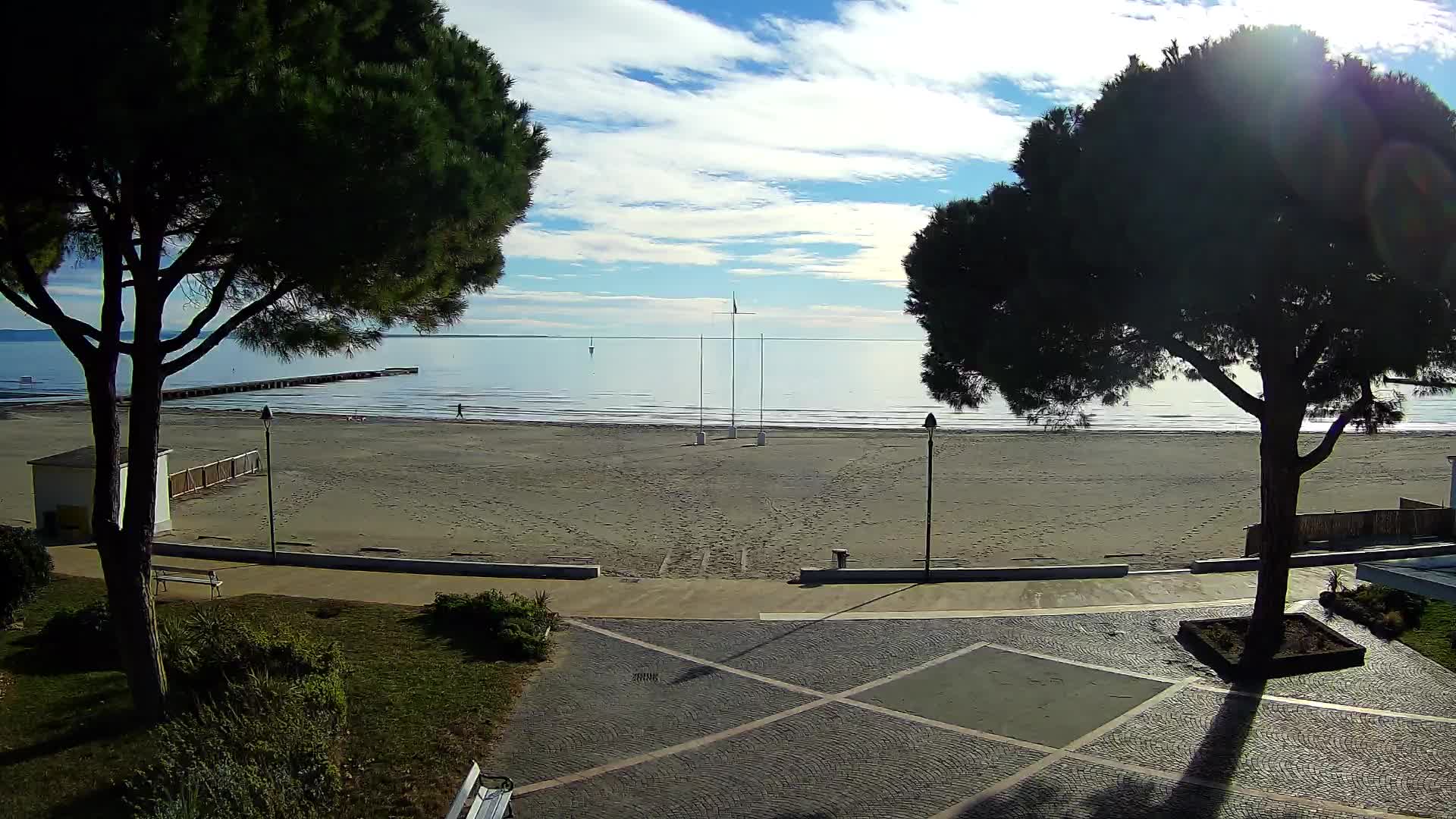 Grado Beach Webcam Entrance | Real-Time View of the Seaside