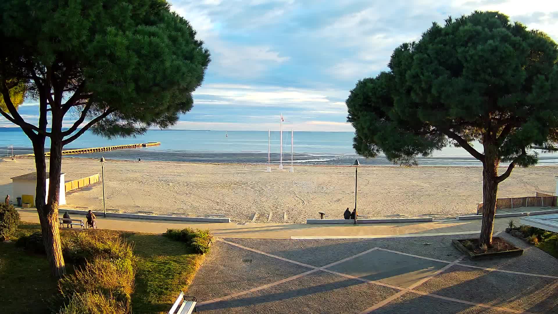 Grado Beach Webcam Entrance | Real-Time View of the Seaside