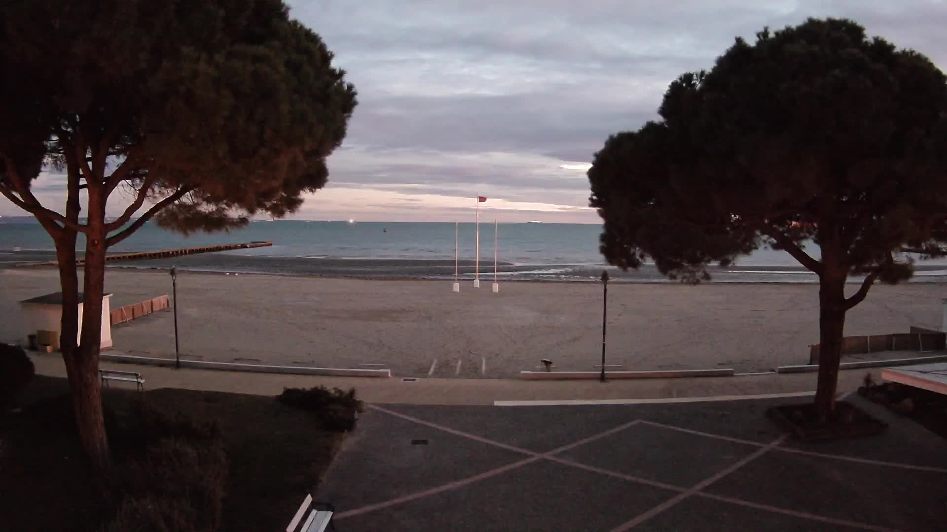 Grado Beach Webcam Entrance | Real-Time View of the Seaside