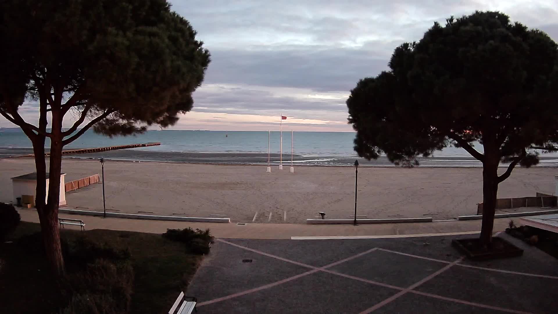 Grado Beach Webcam Entrance | Real-Time View of the Seaside