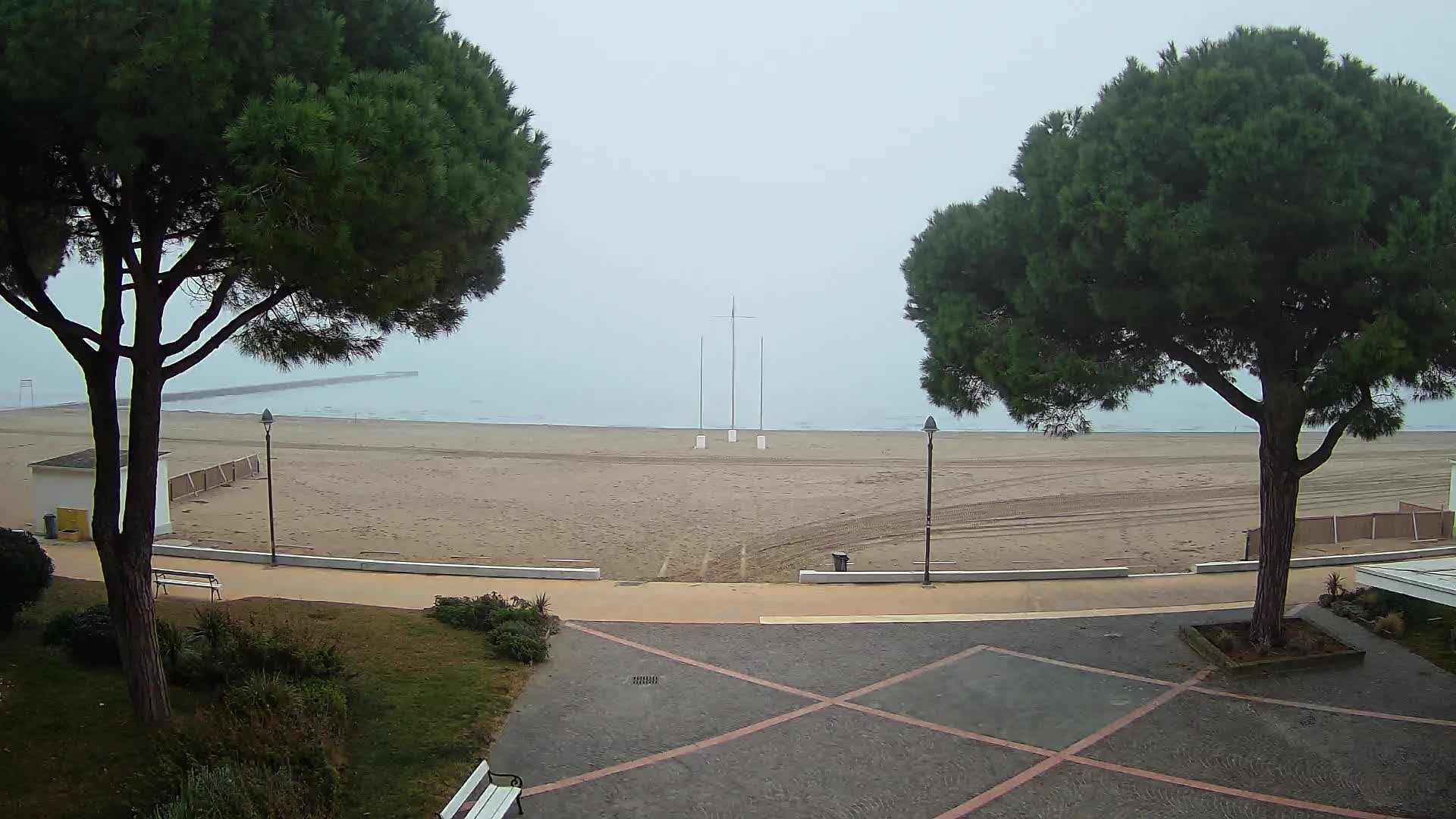 Grado Ulaz na Plažu | Pogled Uživo na Obalu