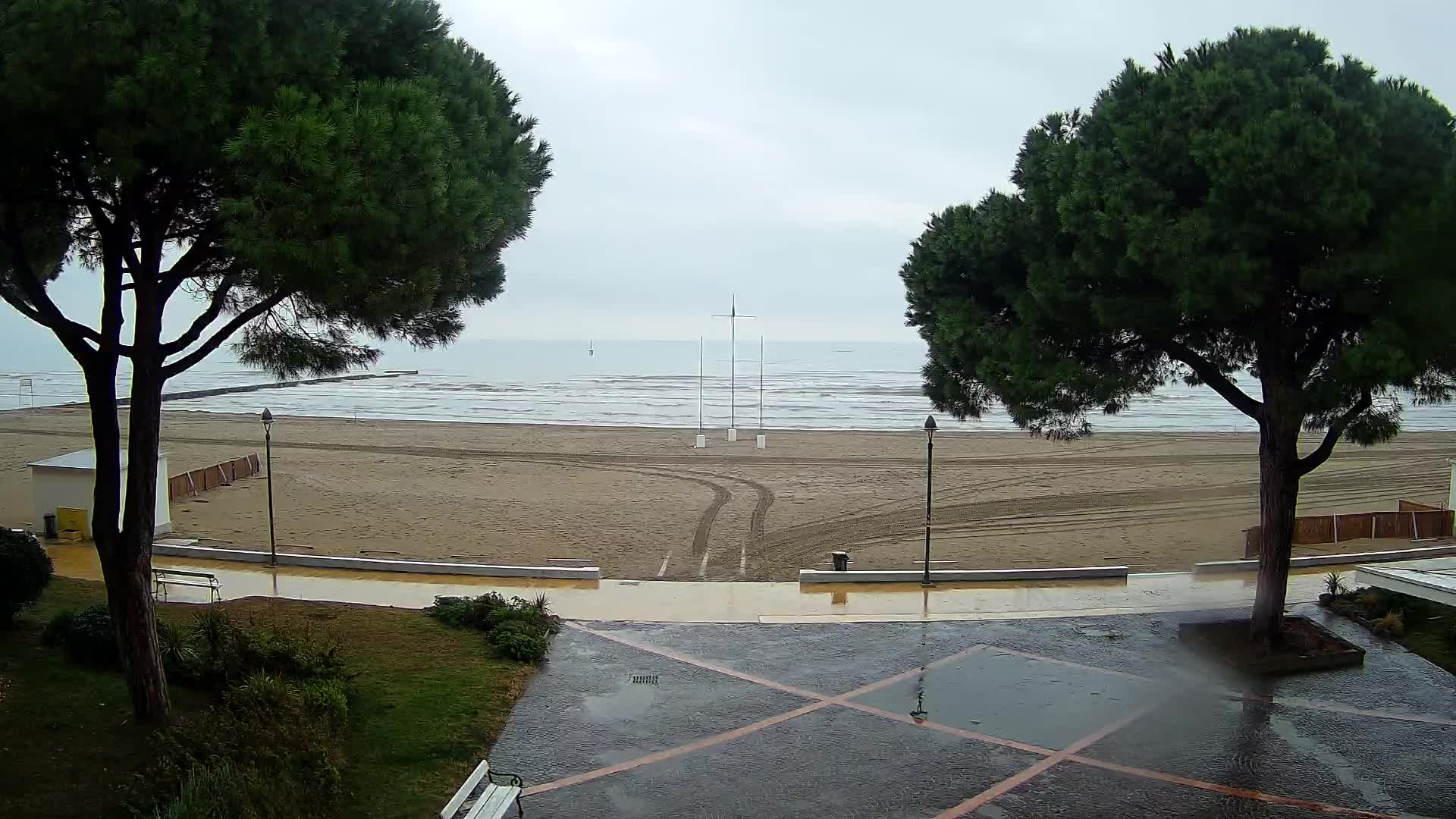 Grado Beach Webcam Entrance | Real-Time View of the Seaside