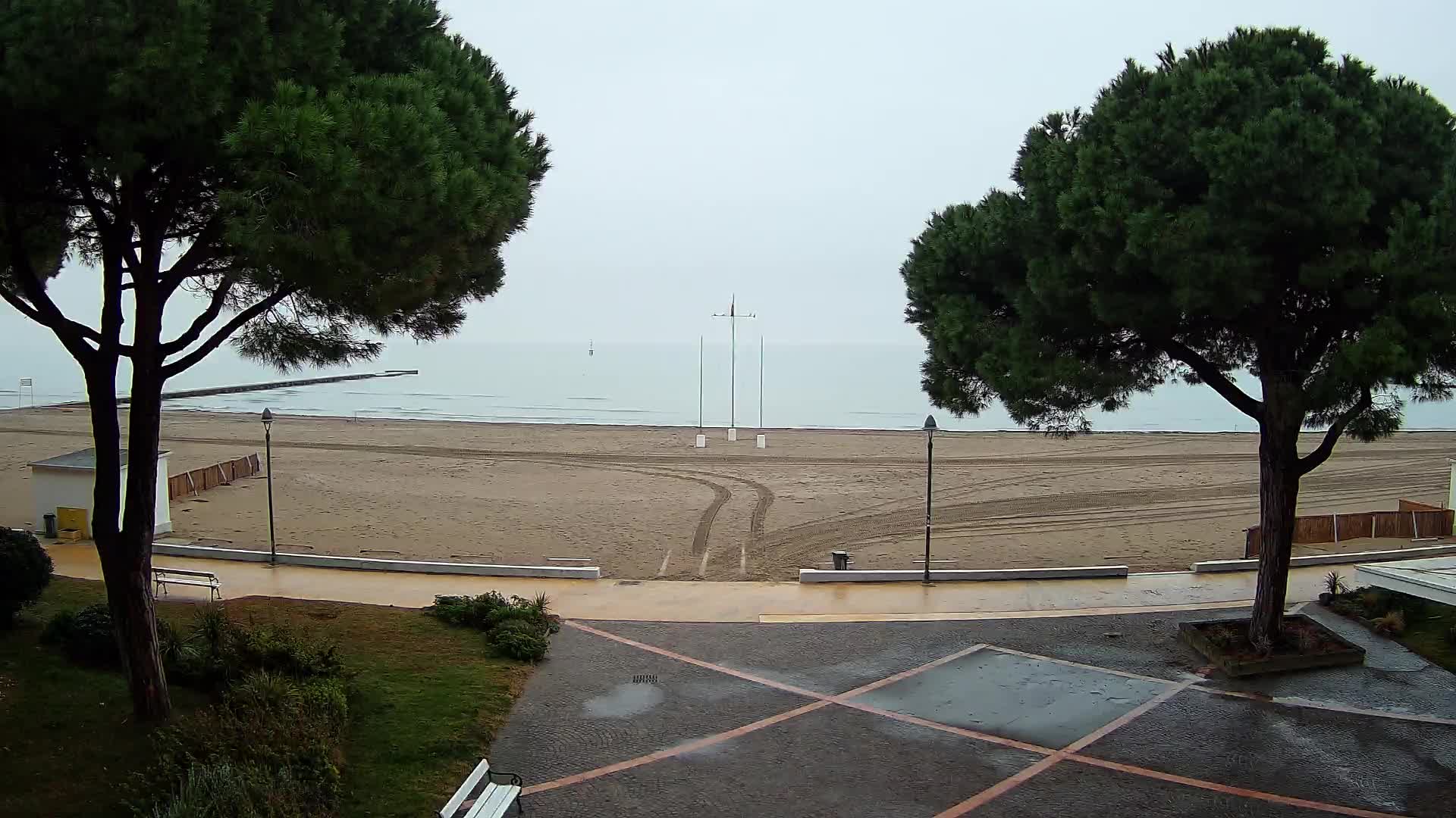 Grado Beach Webcam Entrance | Real-Time View of the Seaside