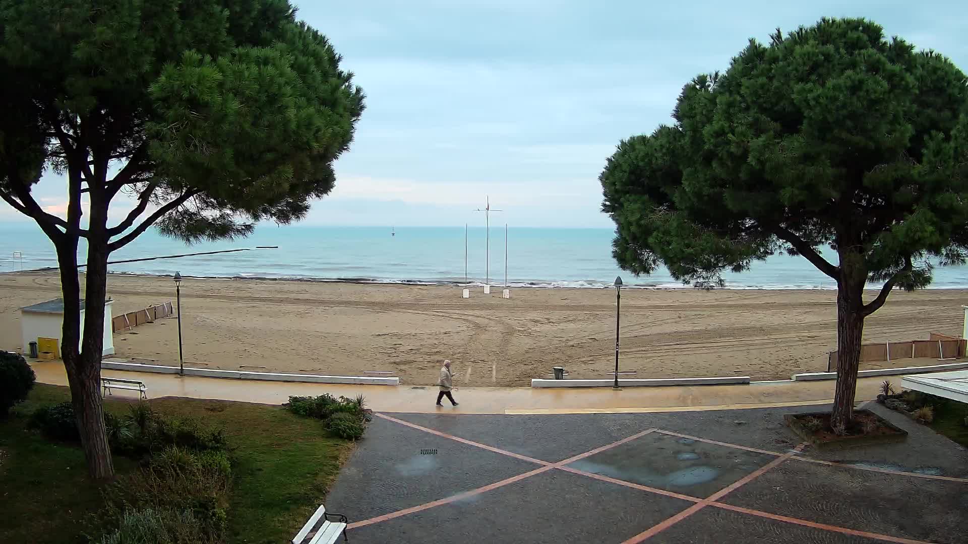 Grado Ulaz na Plažu | Pogled Uživo na Obalu