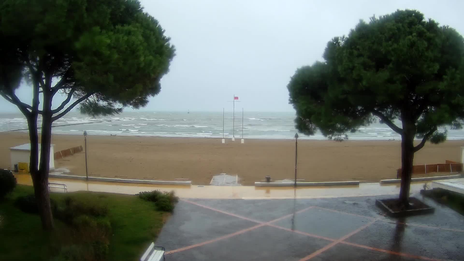 Grado Ulaz na Plažu | Pogled Uživo na Obalu