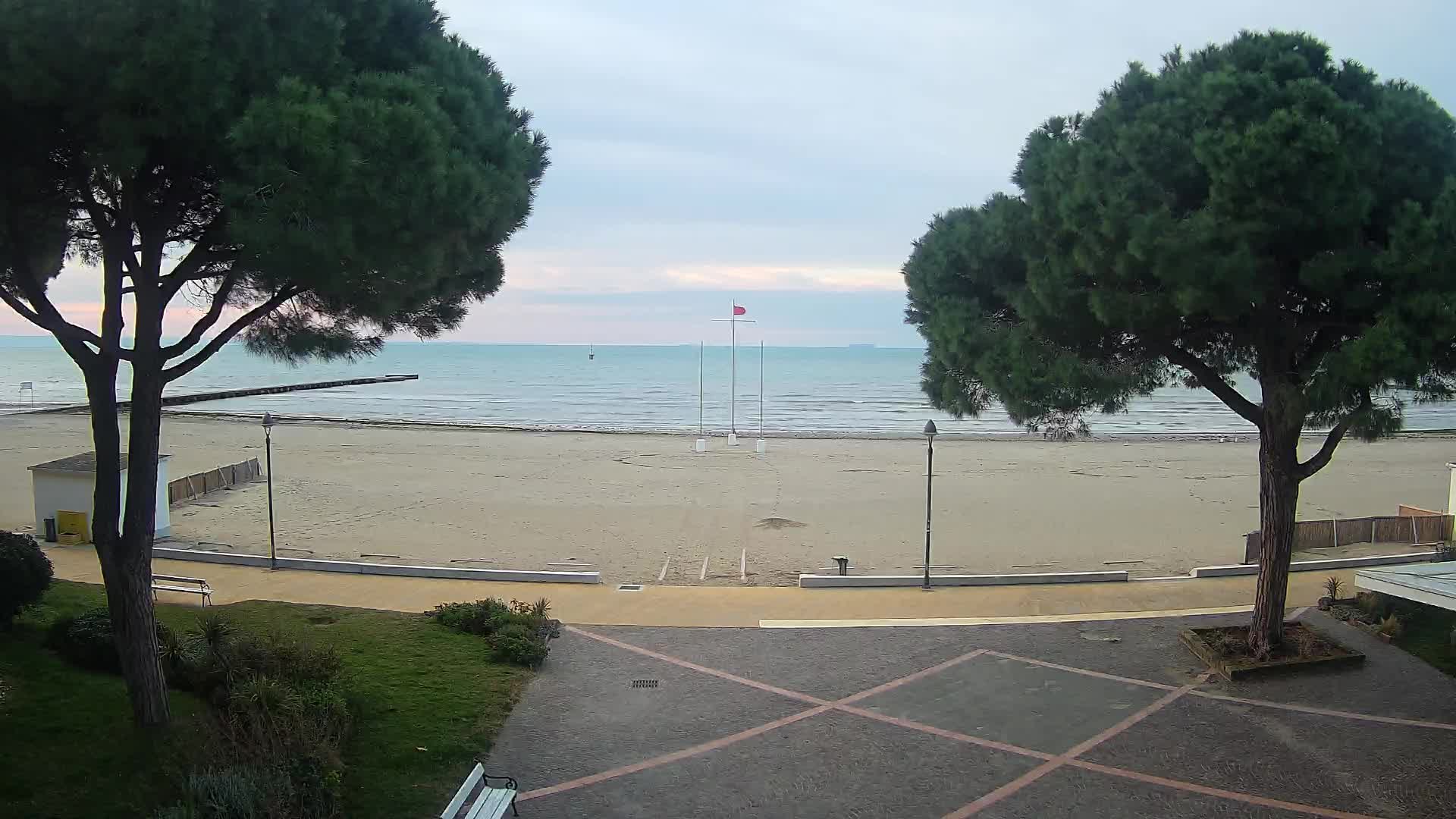 Grado Beach Webcam Entrance | Real-Time View of the Seaside