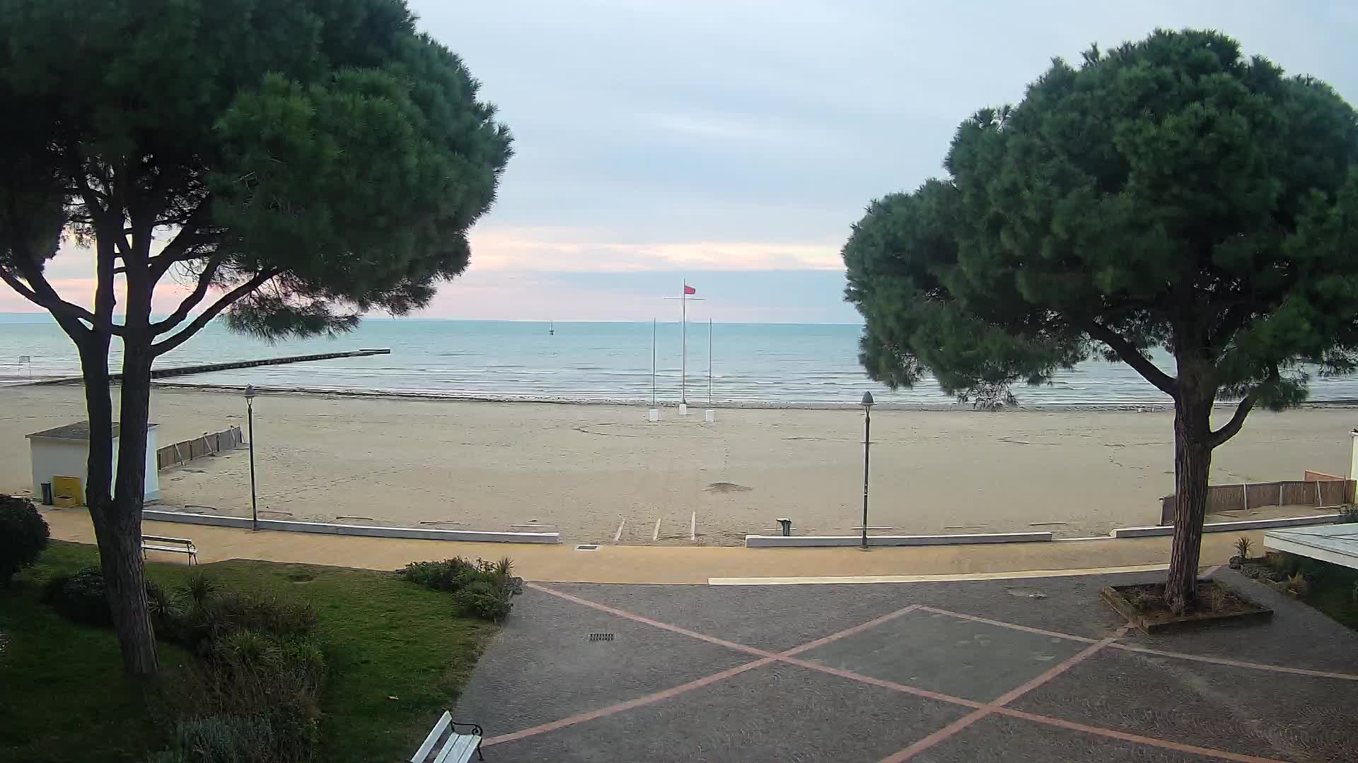 Grado Beach Webcam Entrance | Real-Time View of the Seaside