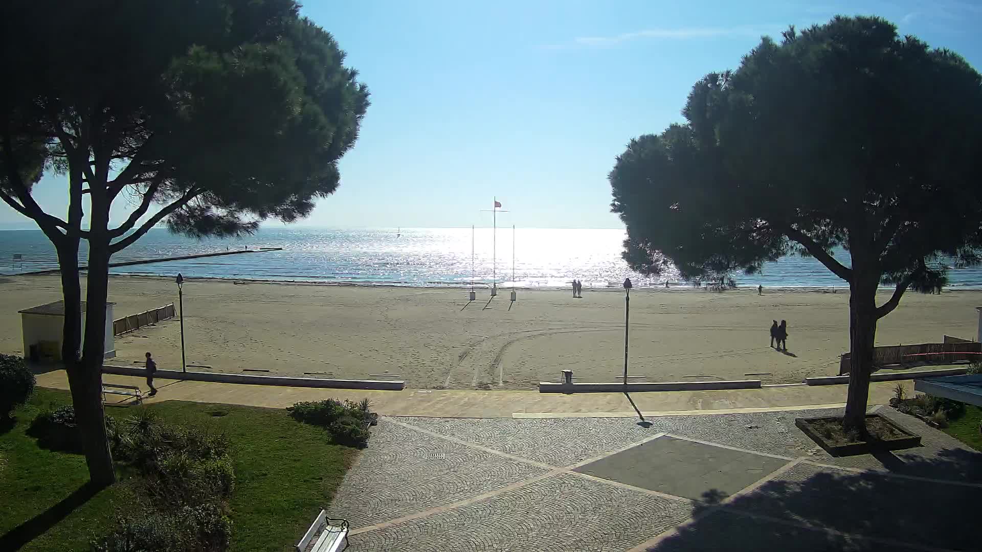 Grado Ulaz na Plažu | Pogled Uživo na Obalu